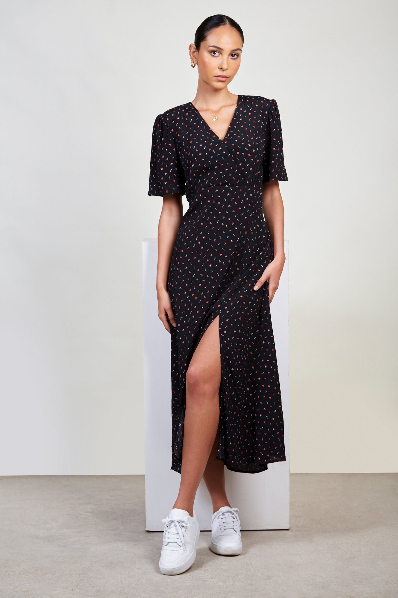 Black and red printed slit dress_2