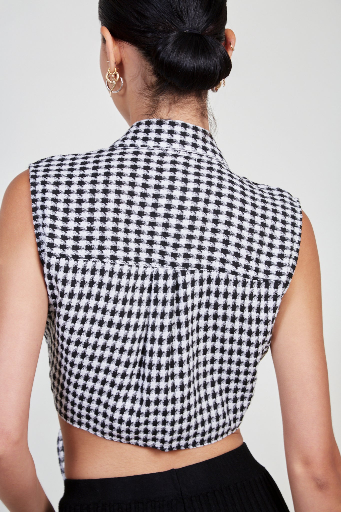 Black and white tie front shirt_6