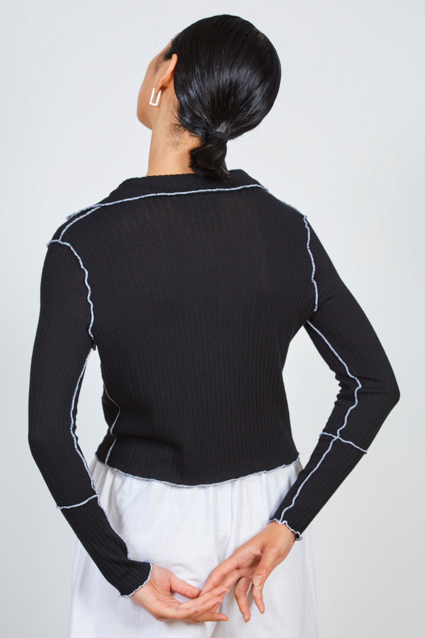 Black and white trim button up collar top_3