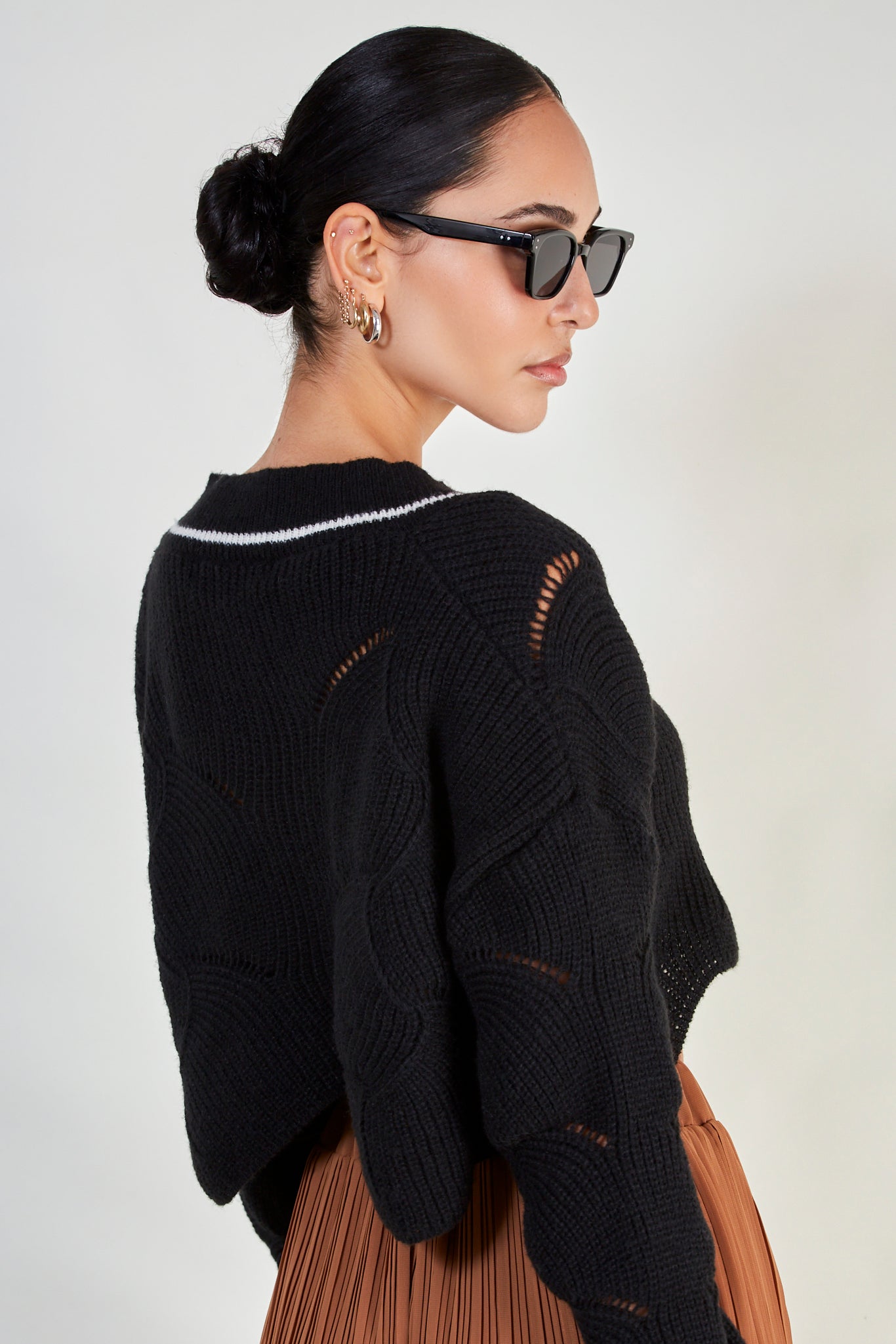 Black and white trim textured cardigan_3