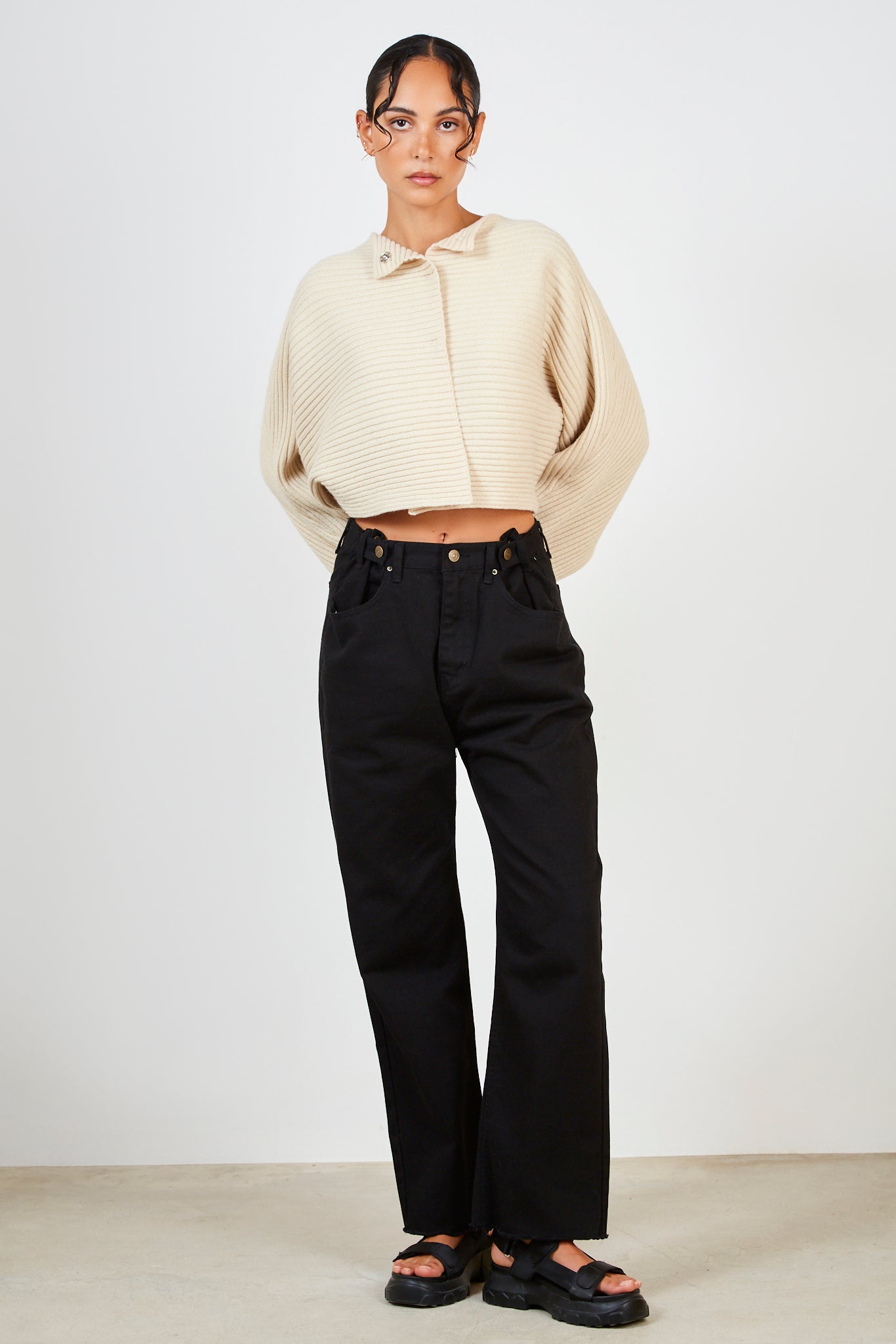 Black button adjustable waist jeans_3