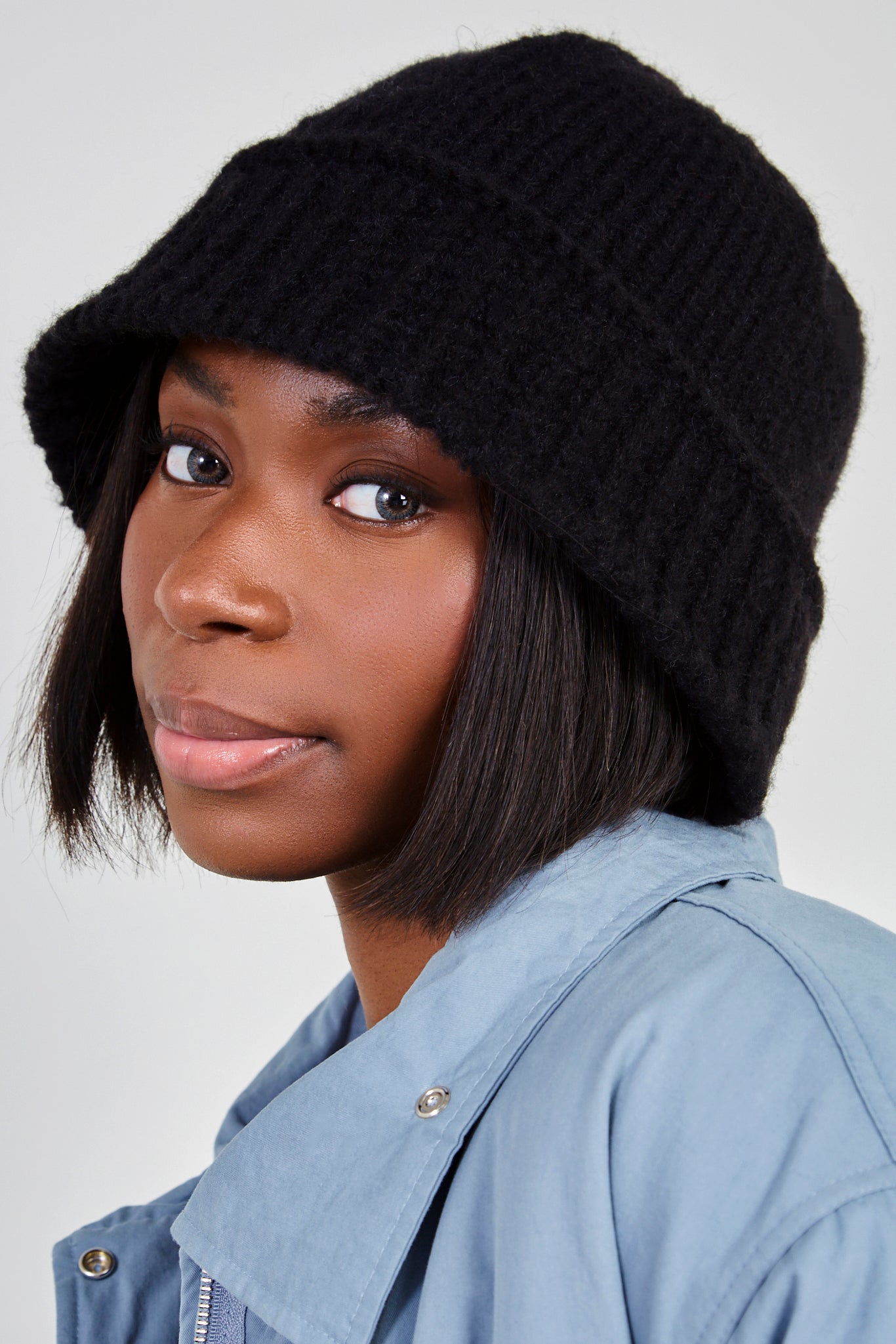 Black knit ribbed trim bucket hat_4