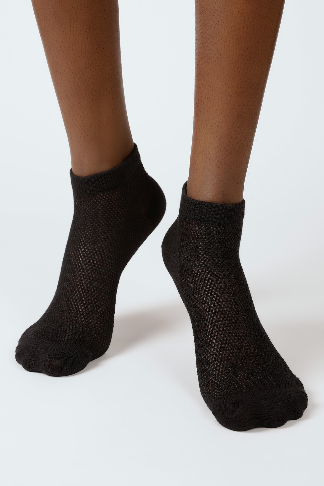 Black mesh ankle socks_4