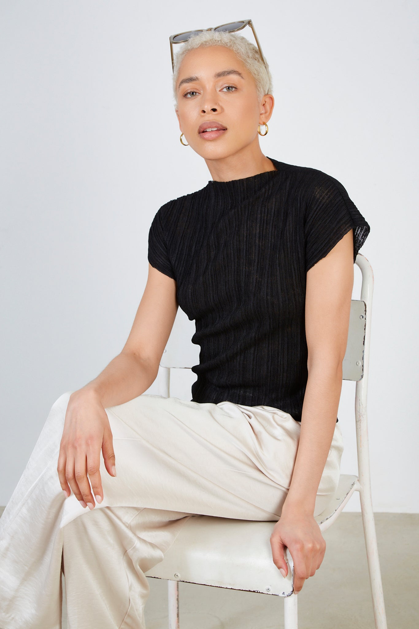 Black pleat ribbed short sleeved top_5