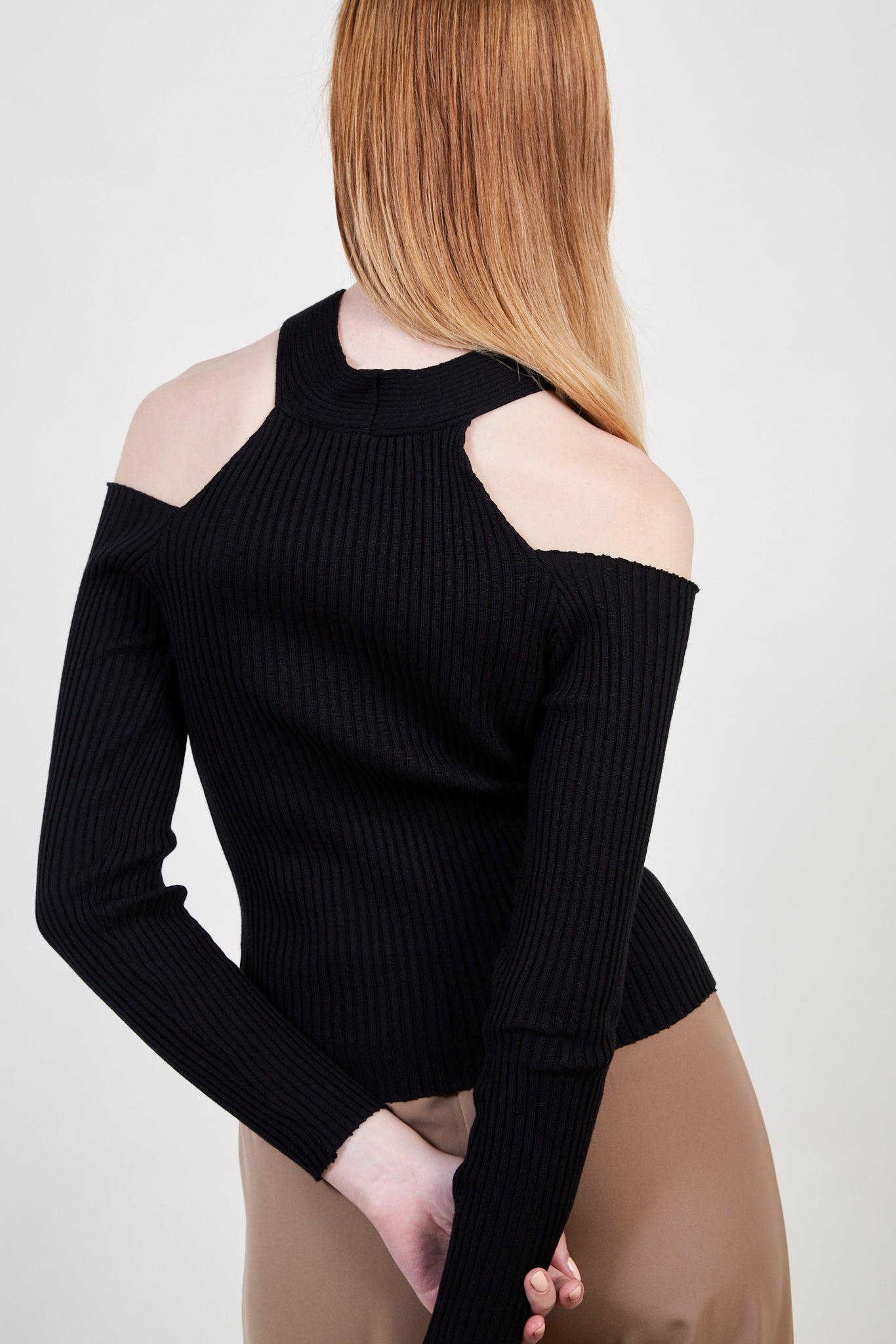 Black ribbed halter neck knit top_2