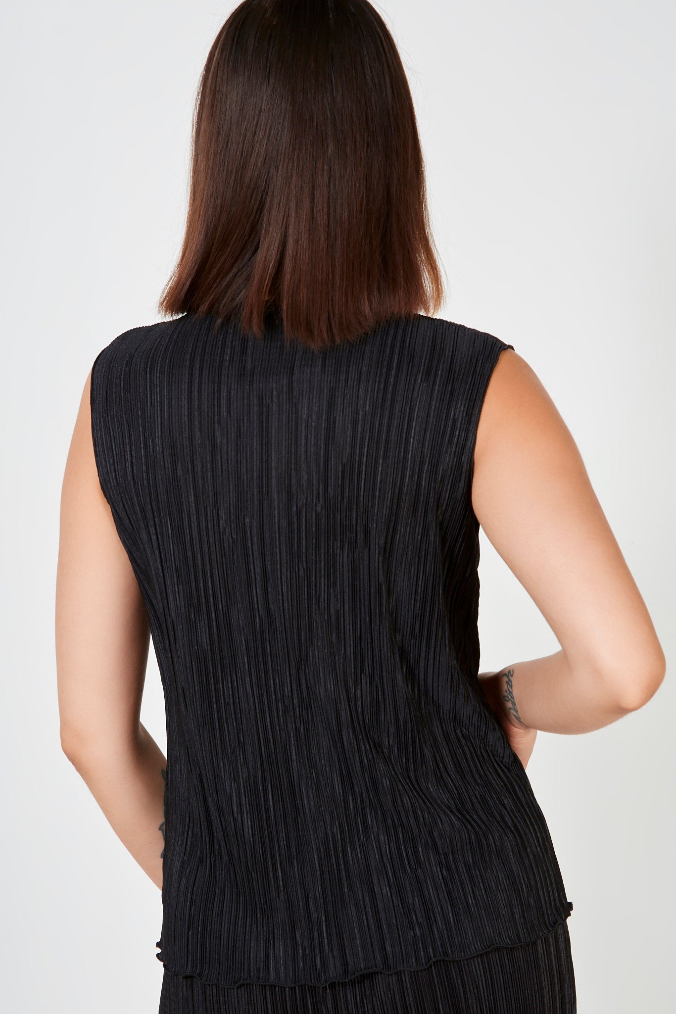 Black ribbed tank_3