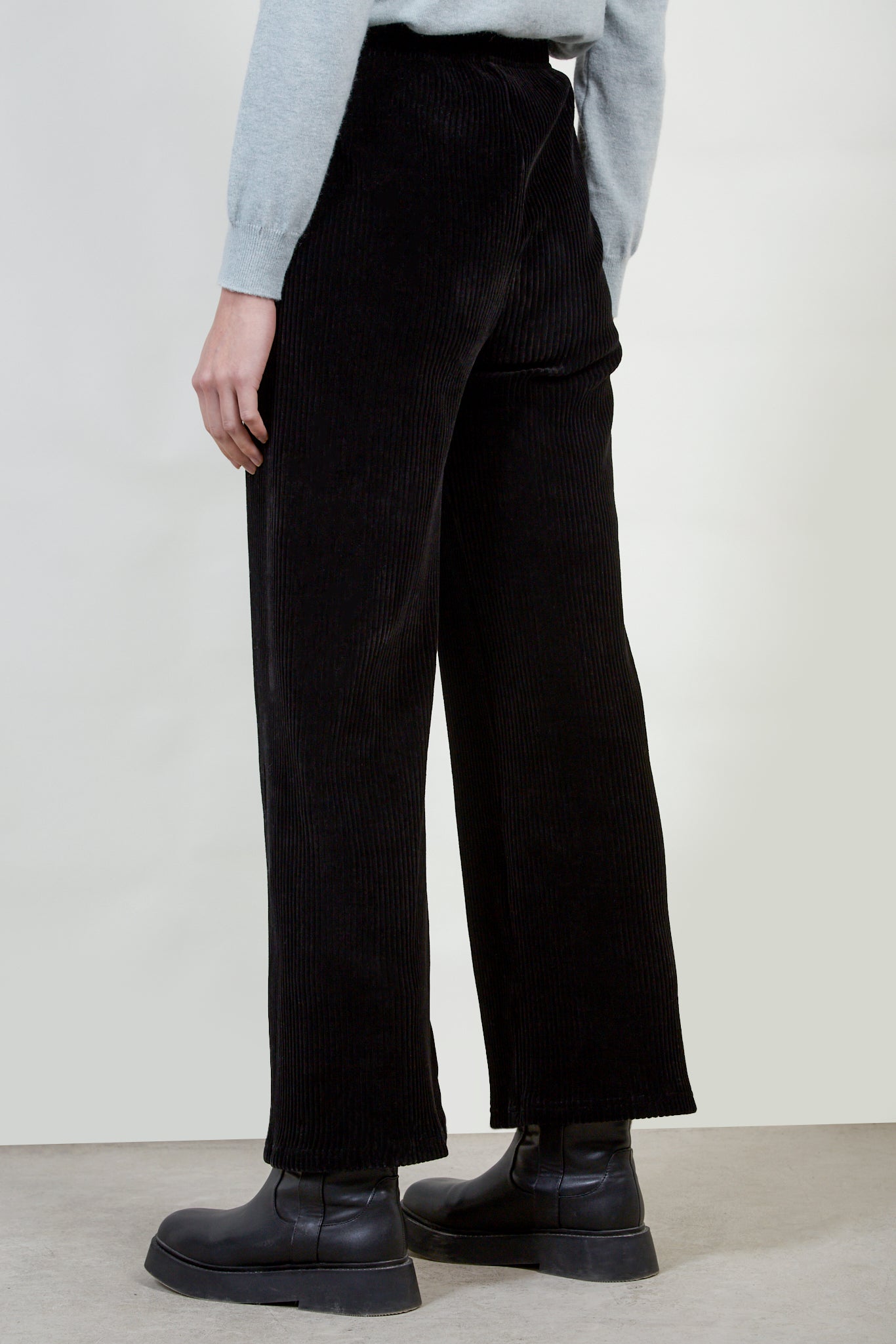 Black ribbed velvet trousers_3