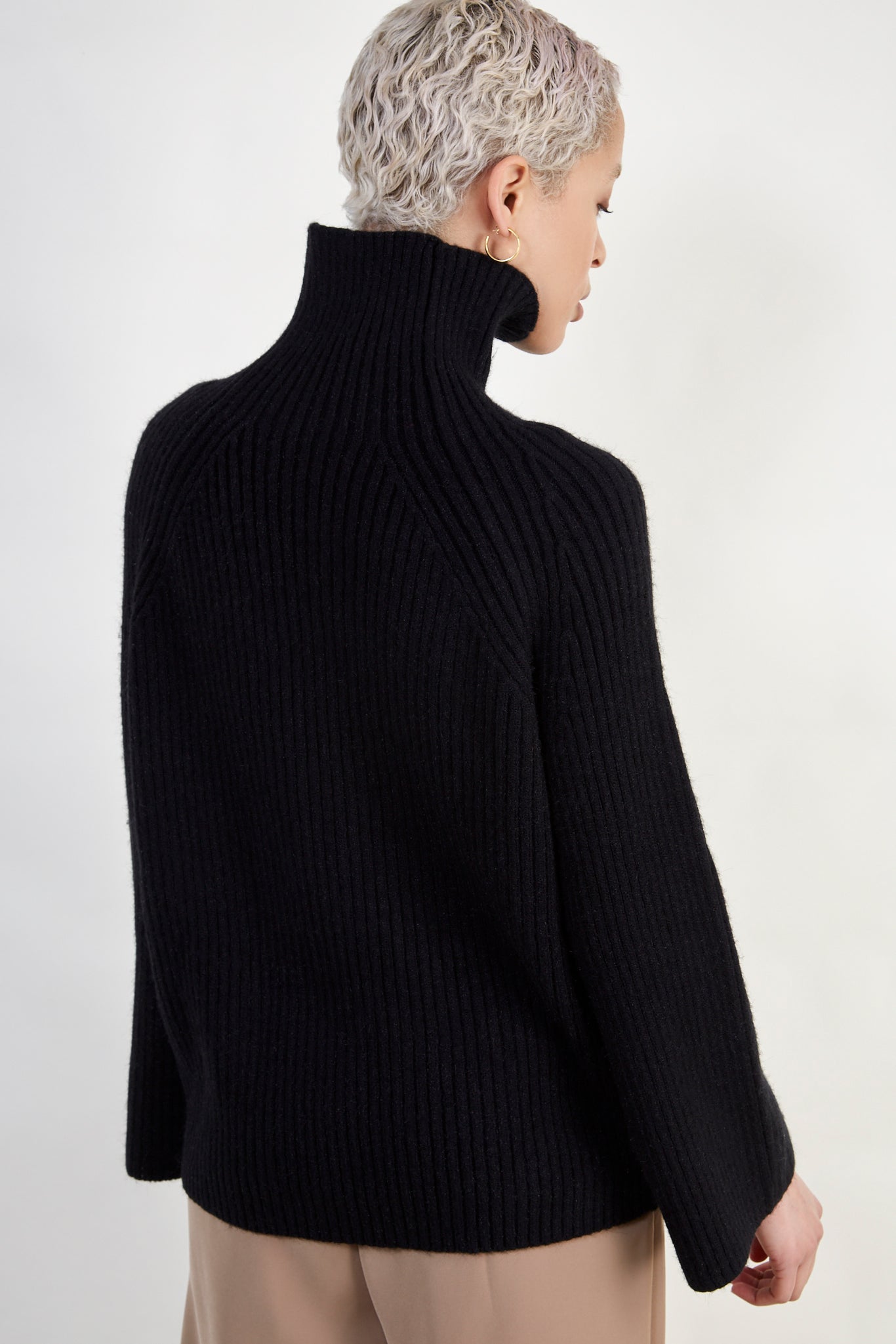 Black shaped thick rib turtleneck jumper_3