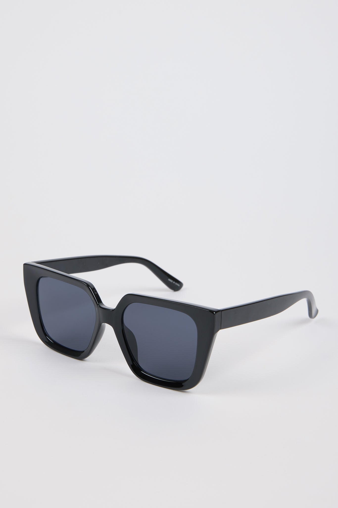 Black sharp thick square sunglasses_2