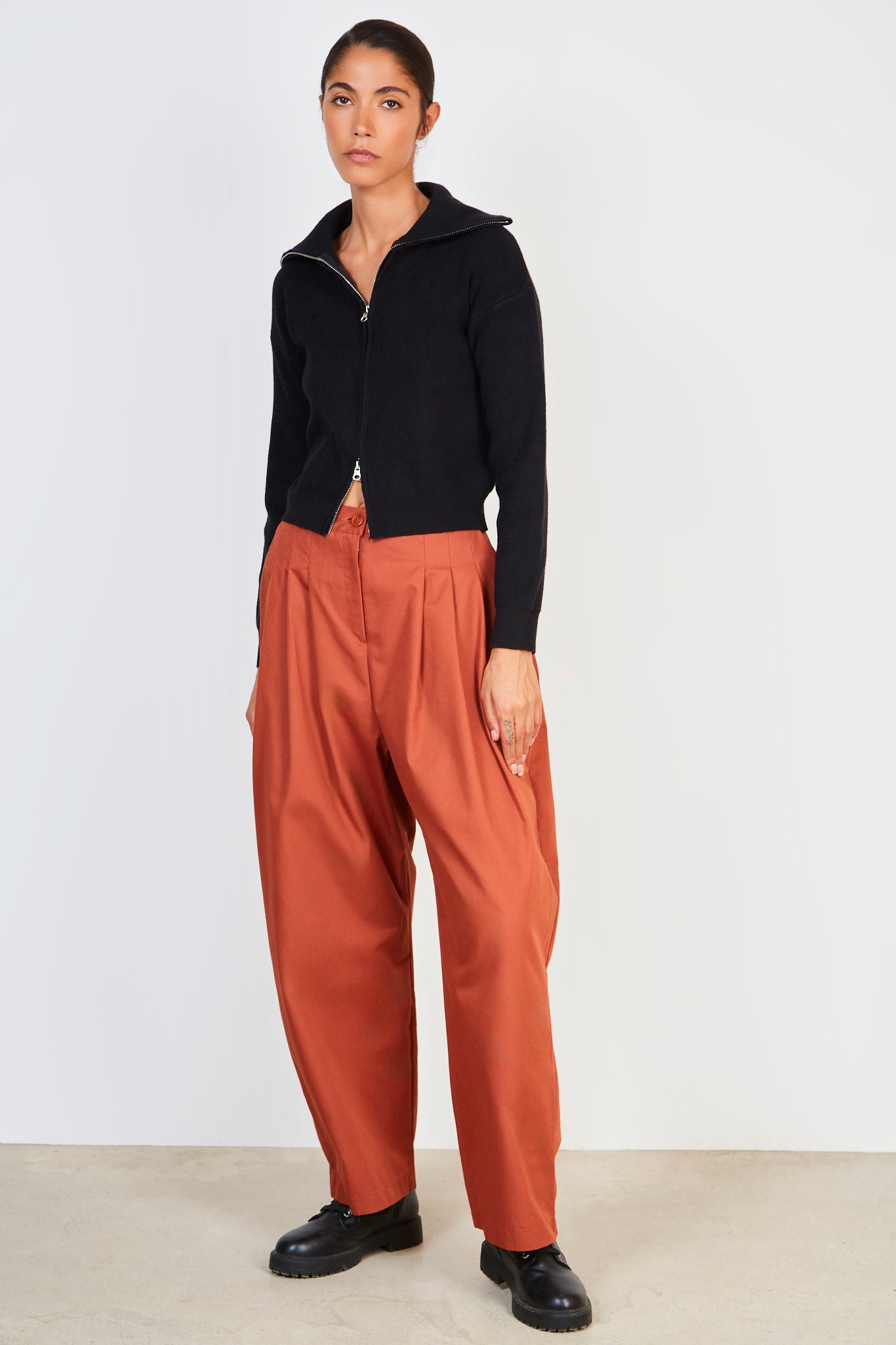 Black smooth wide collar cardigan_3