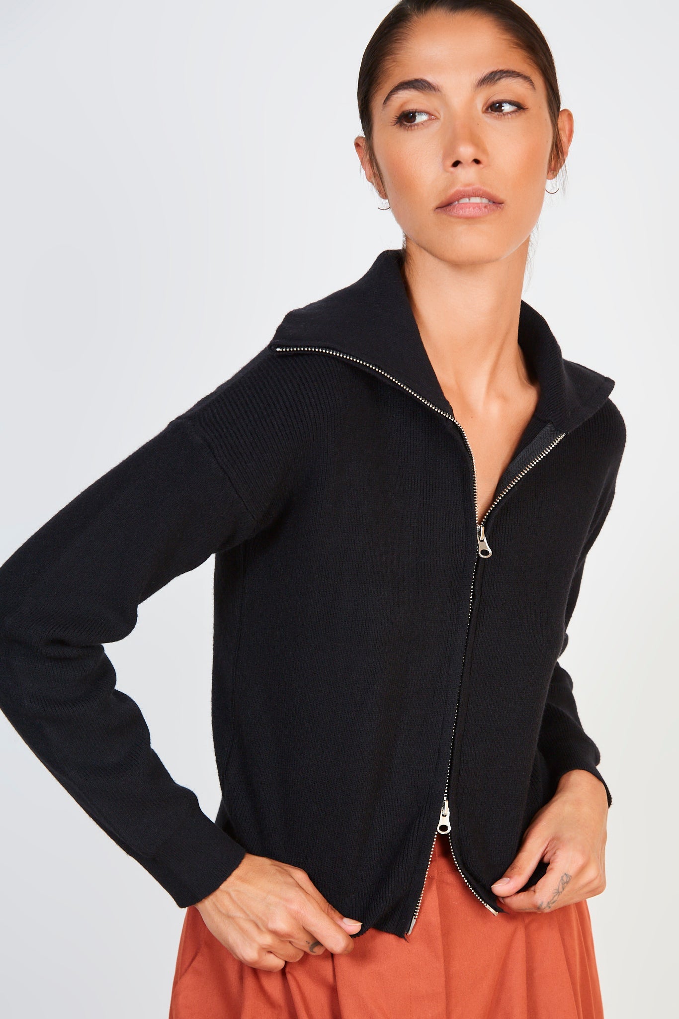 Black smooth wide collar cardigan_1