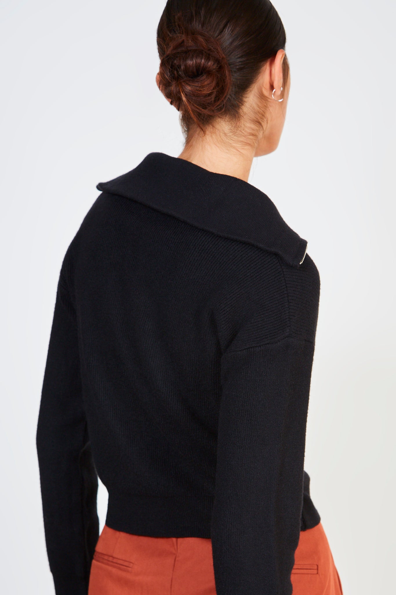 Black smooth wide collar cardigan_2