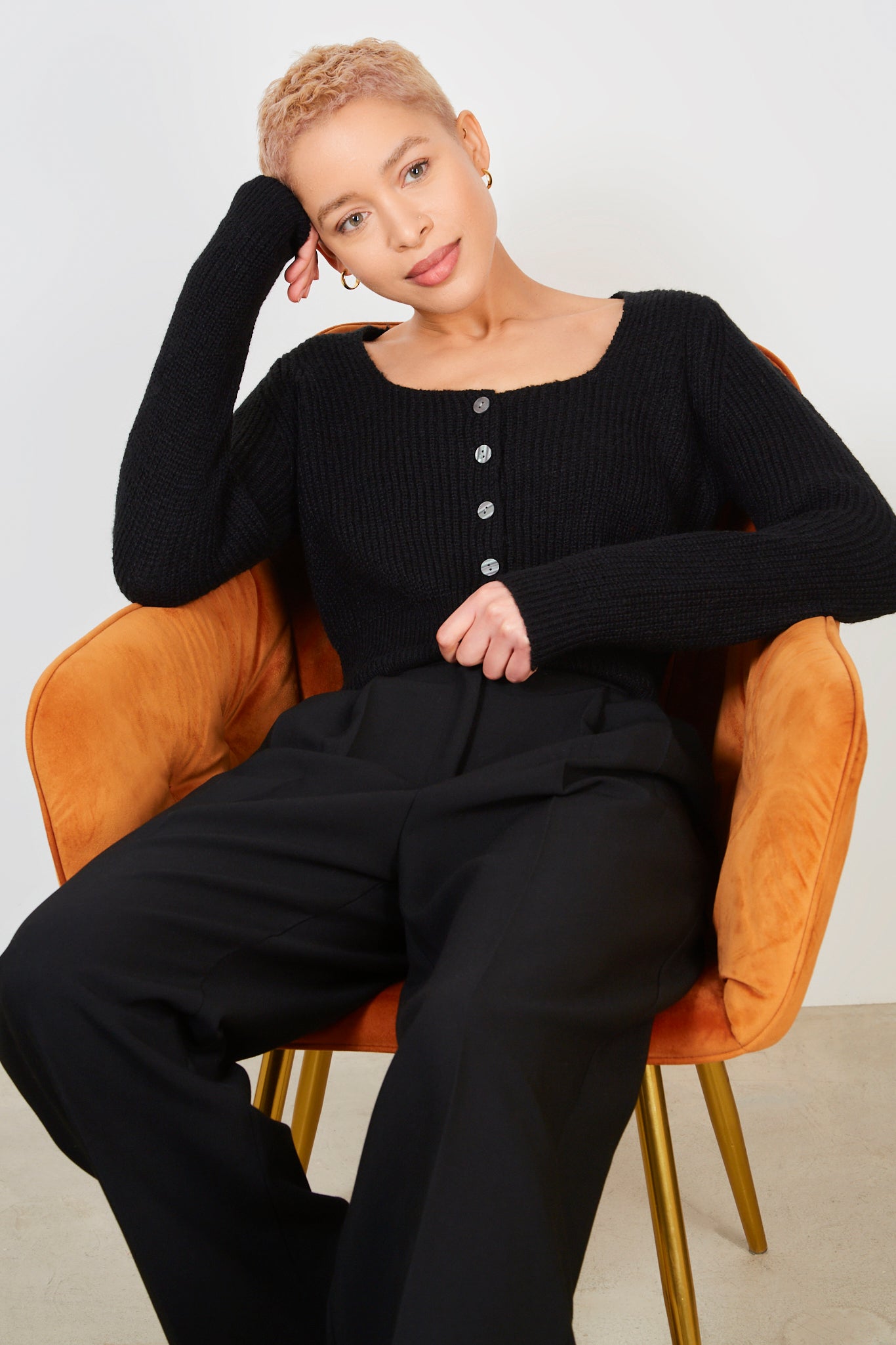 Black sweetheart neck cardigan_5