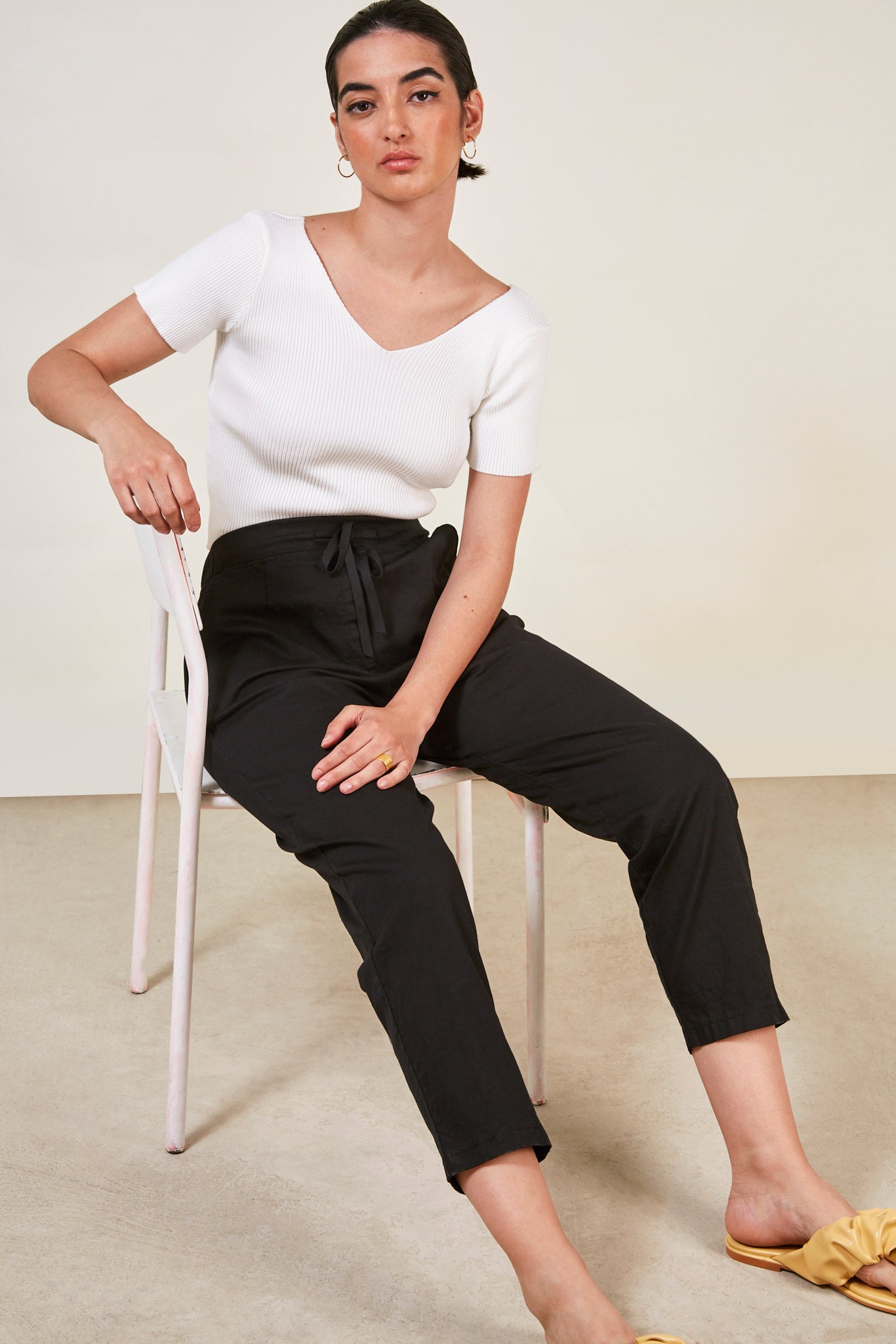 Black thin loose fit drawstring trousers_4