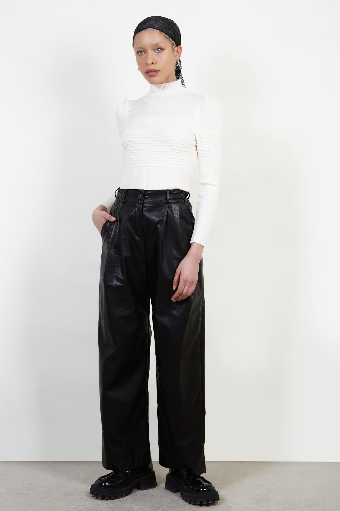 Black vegan leather adjustable waist trousers_2