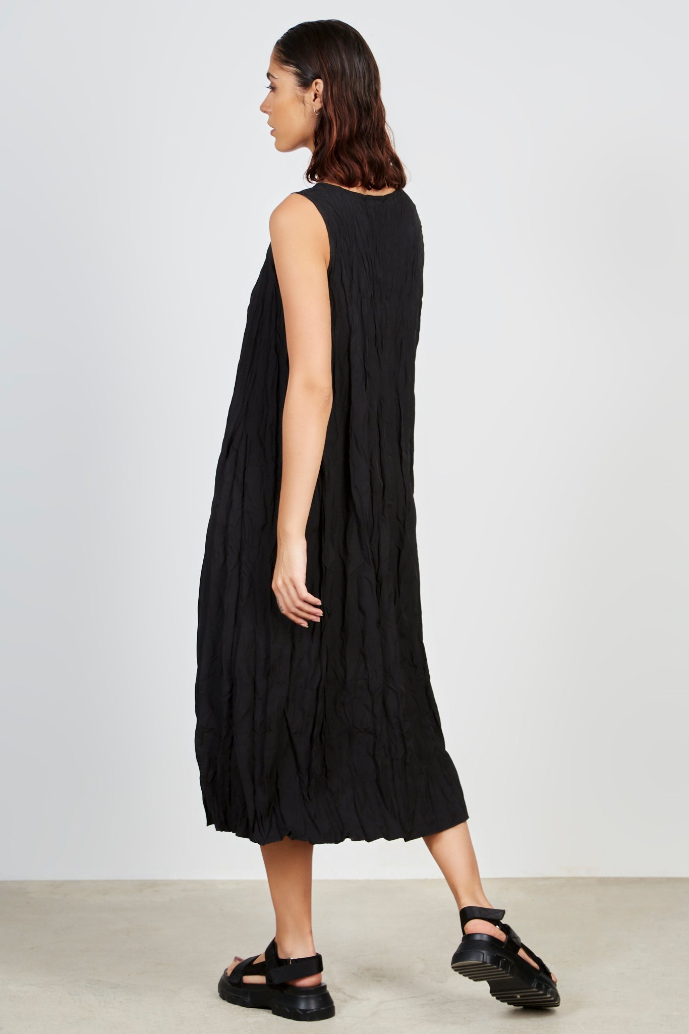 Black wrinkled simple shift dress_2