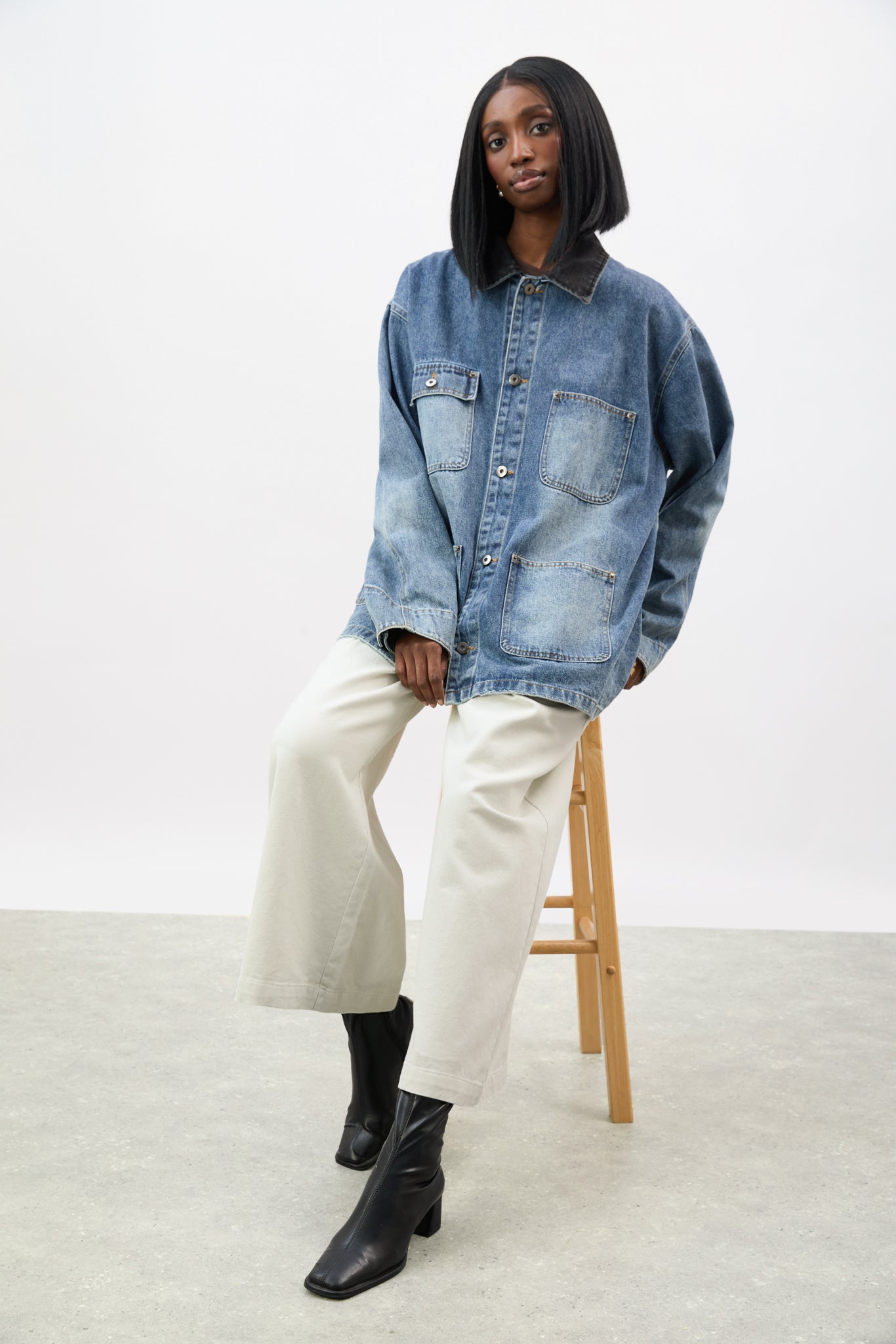 Blue and black contrast collar denim jacket_5