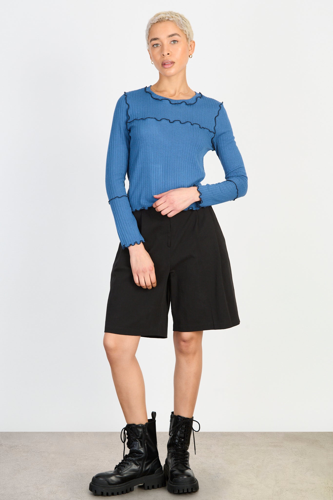 Blue and black horizontal trim long sleeved top_4
