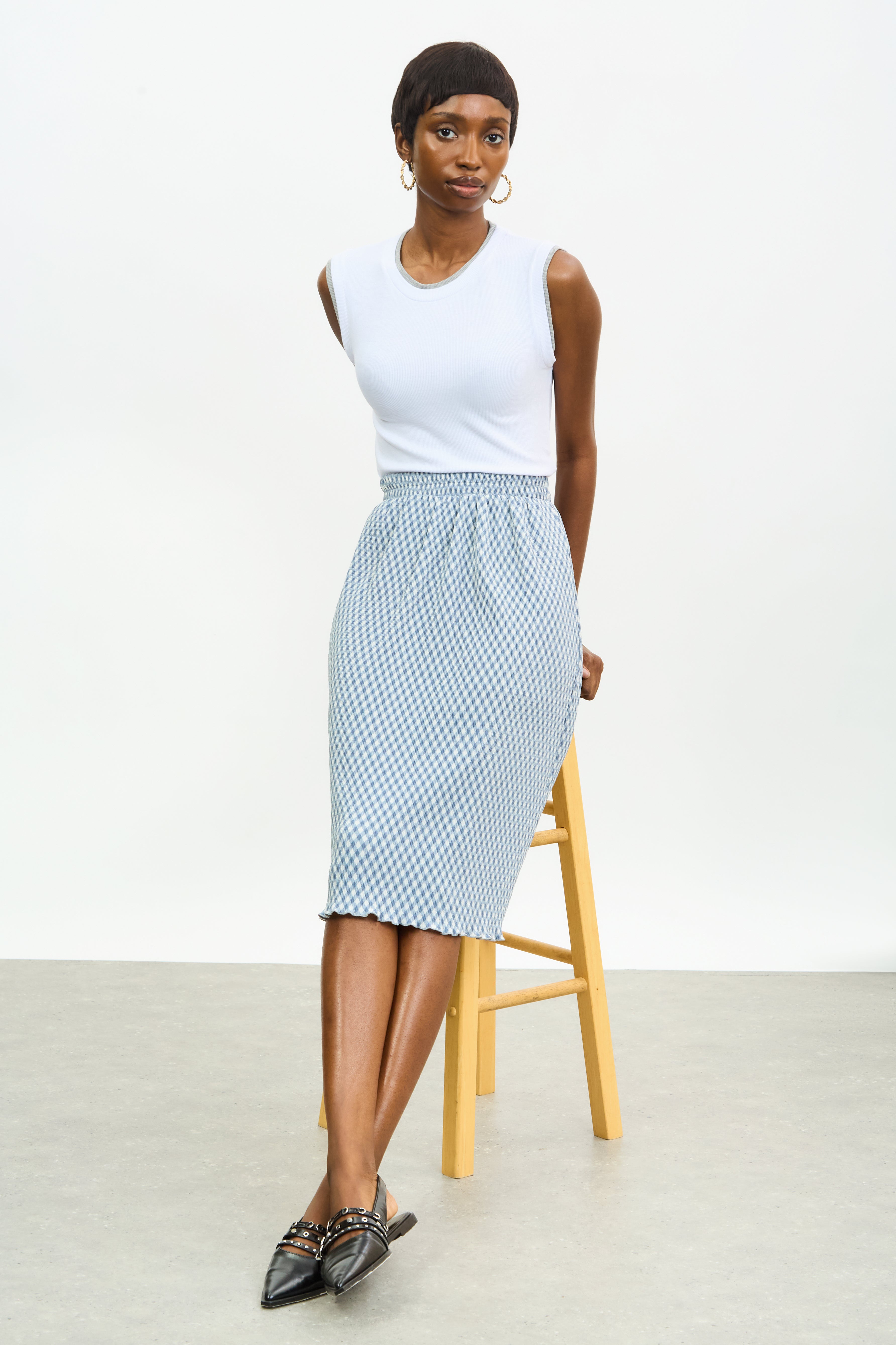 Blue and white biased gingham lettuce trim skirt_5