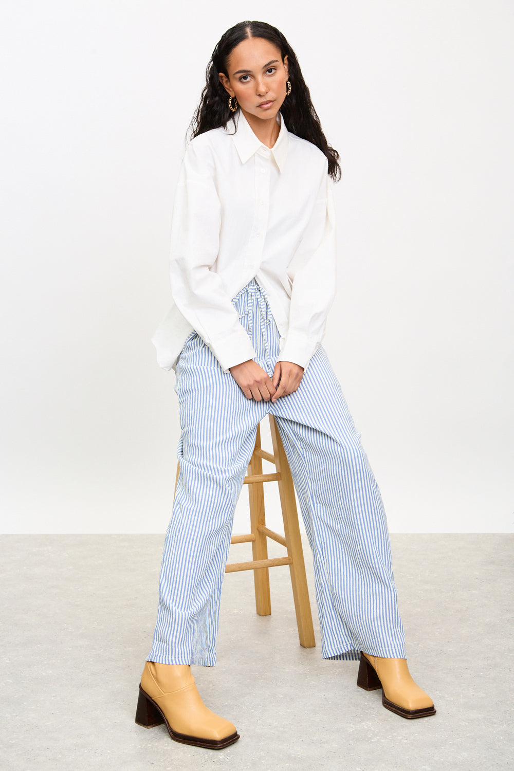 Blue and white striped trousers_5