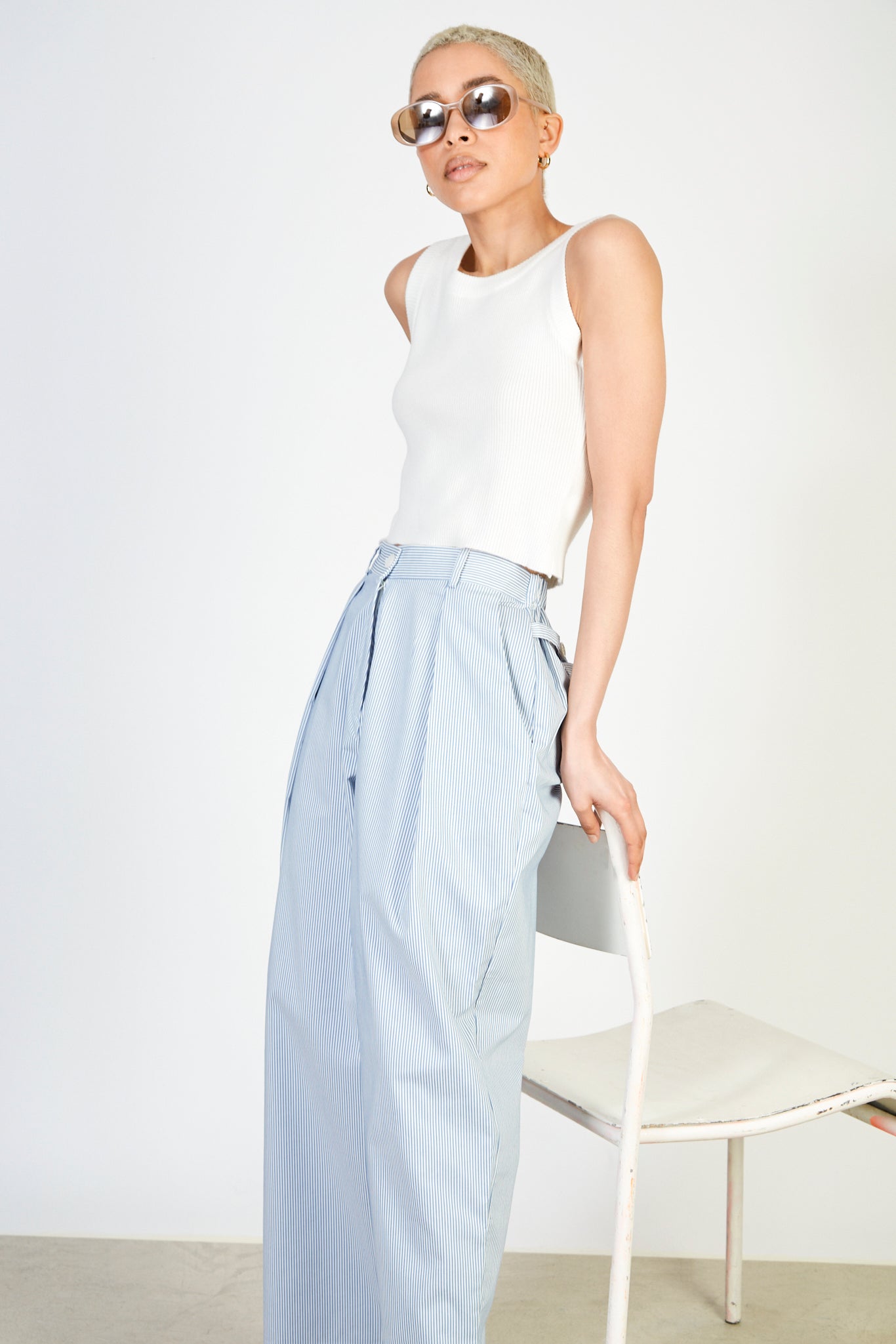 Blue seersucker large pleat trousers_5
