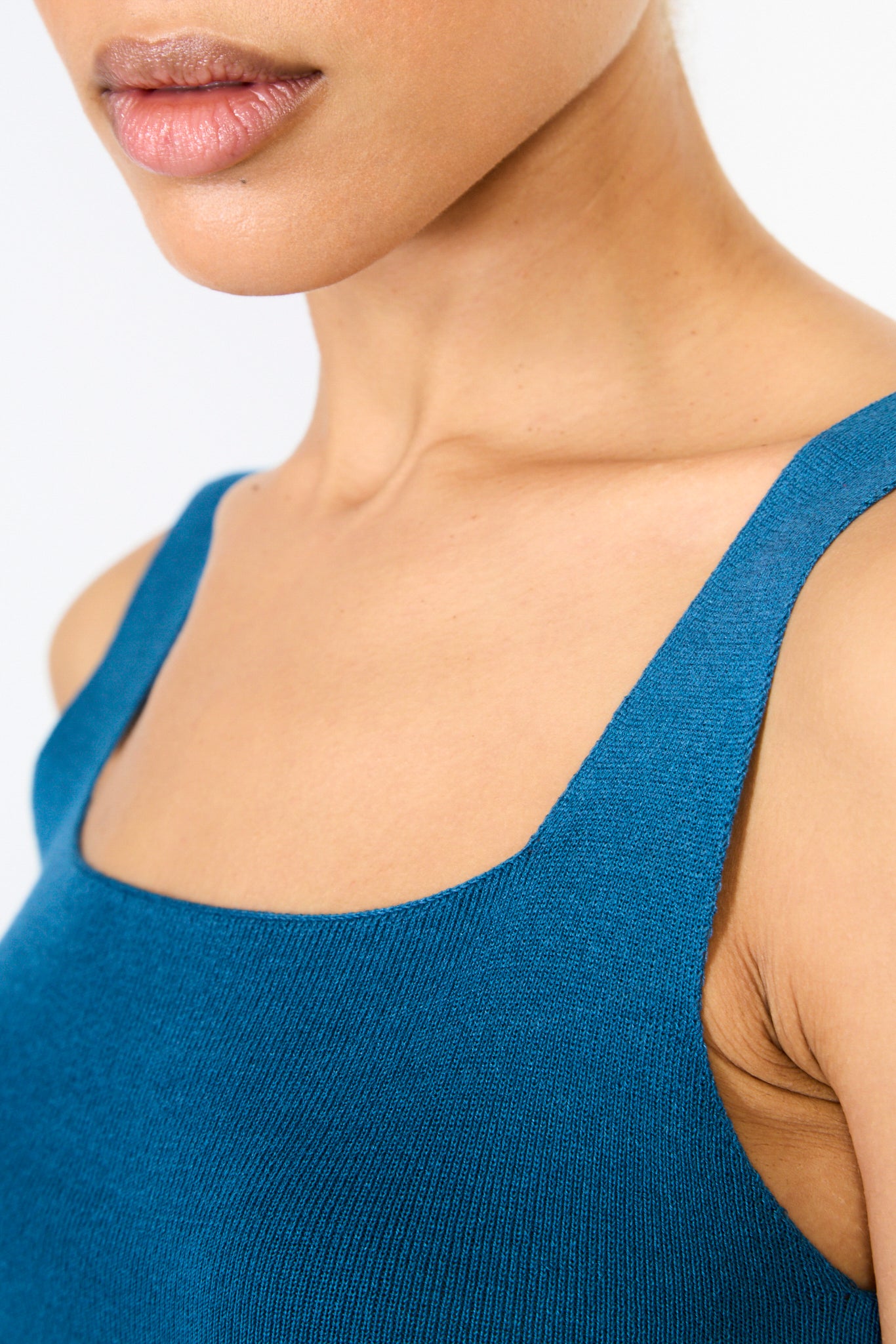 Blue square neck knit tank_3
