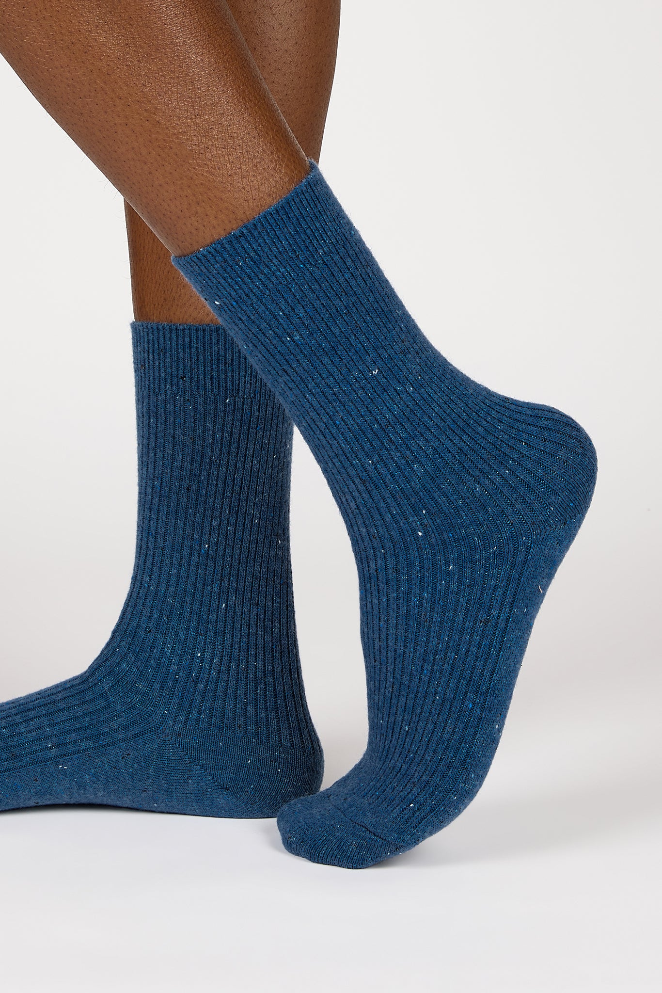 Blue thin ribbed rainbow fleck socks_1