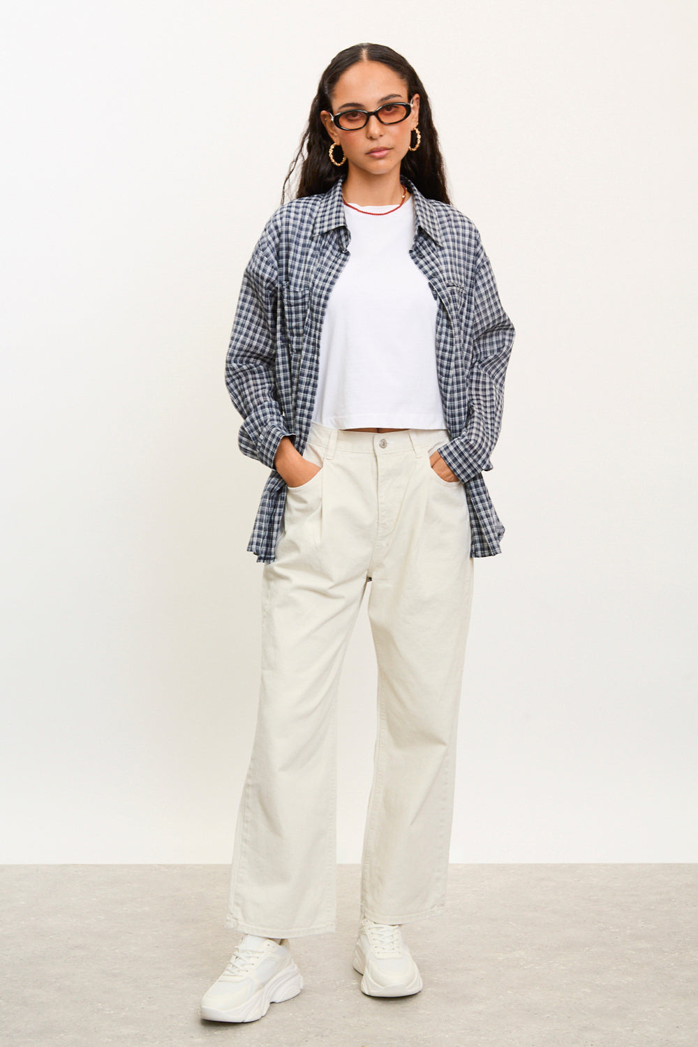 Bone white single pleat straight leg jeans_3