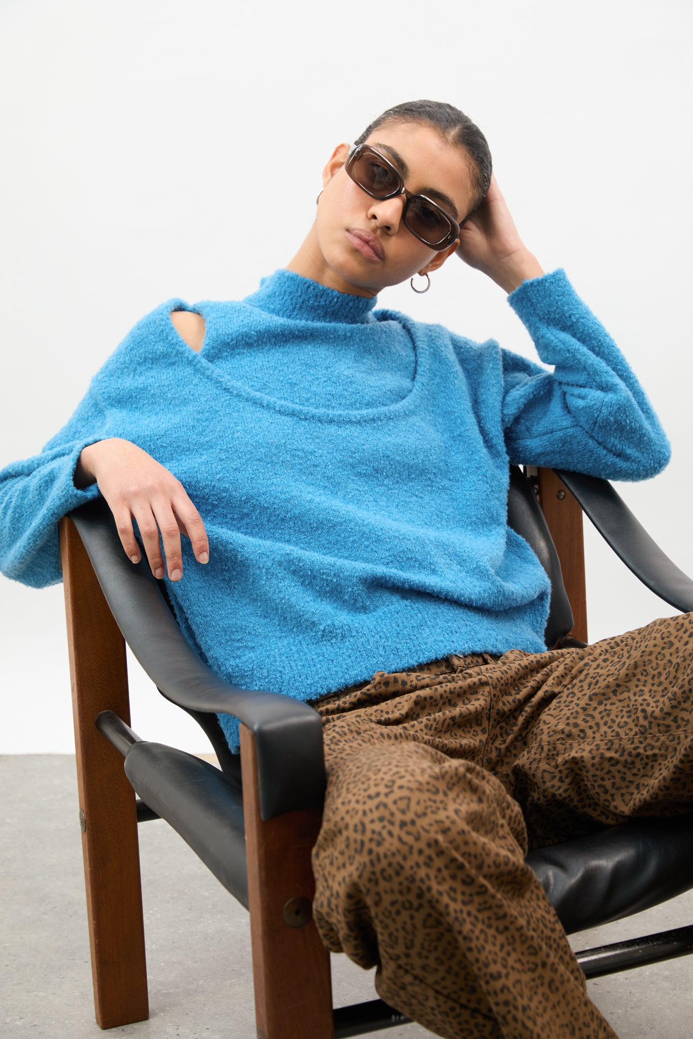 Bright blue cold shoulder mock neck jumper_5