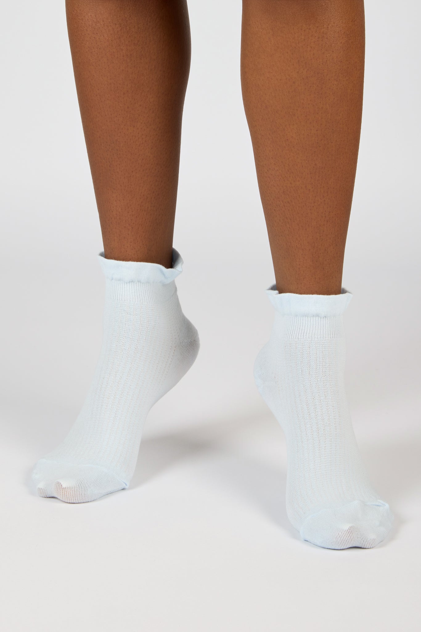 Blue large ruffle trim ankle socks_4