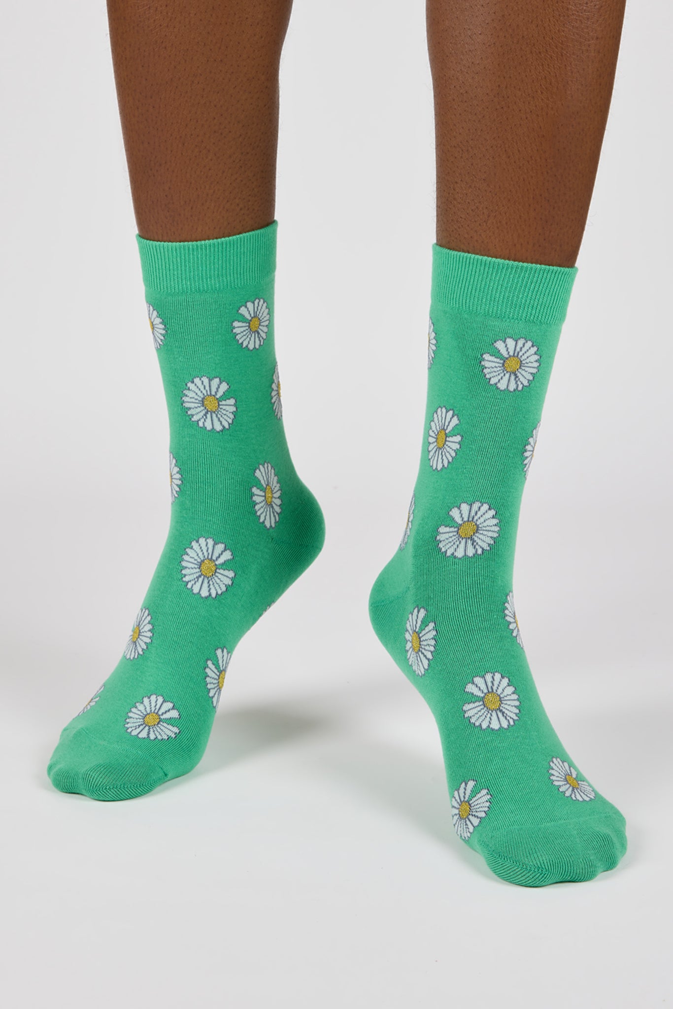 Bright green and ivory daisy print socks_2