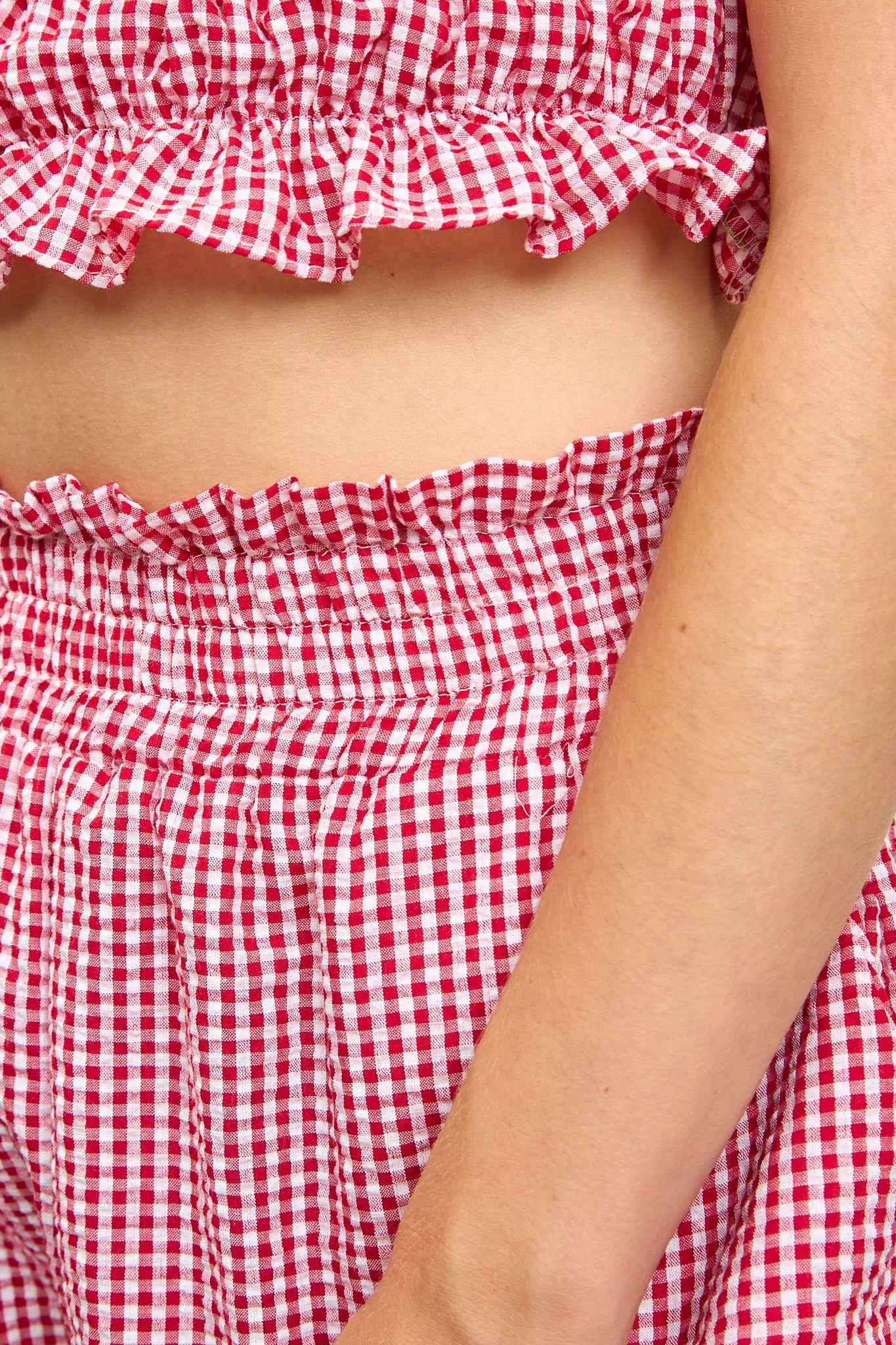 Red gingham cuffed trousers_3