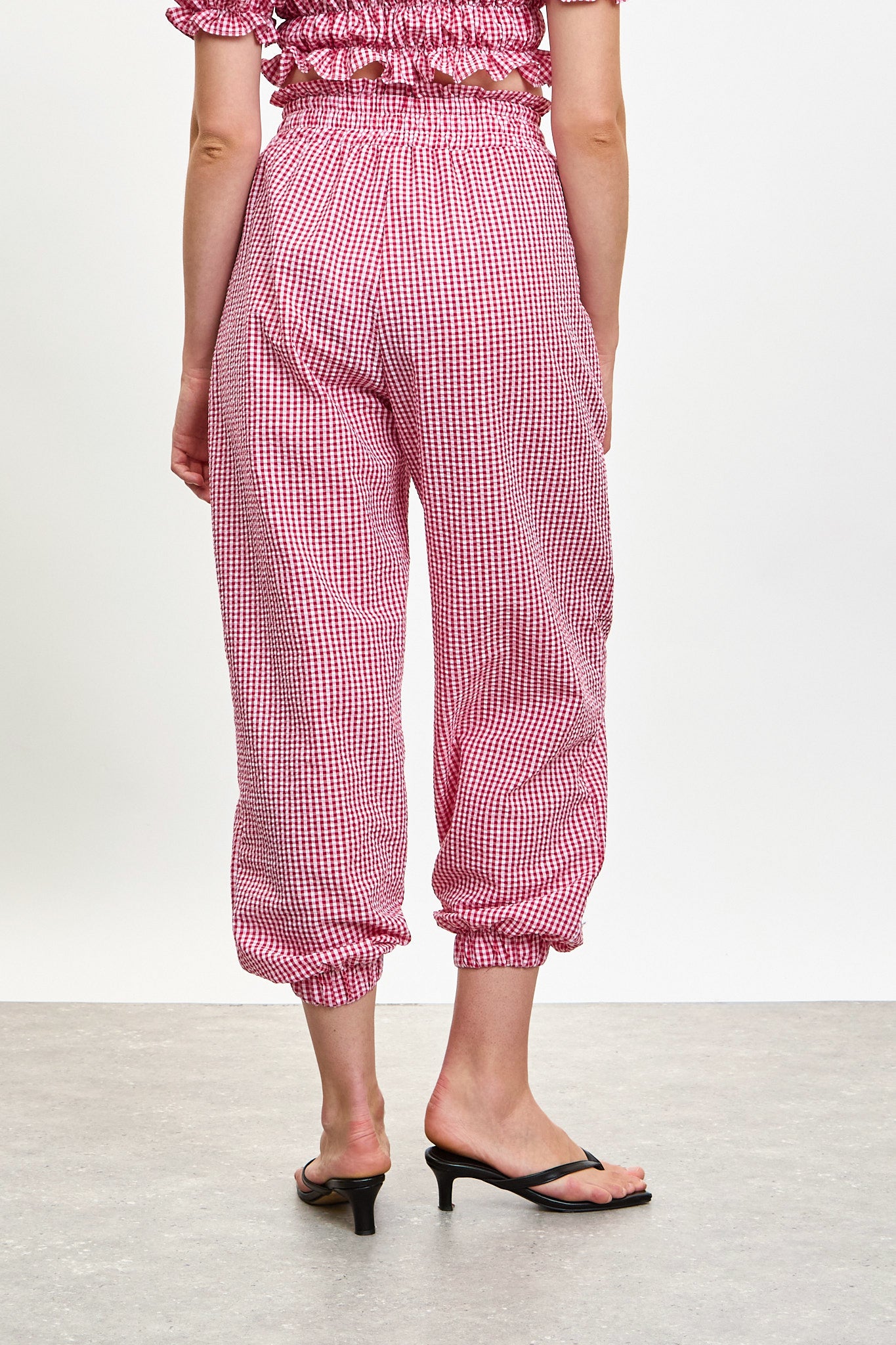 Red gingham cuffed trousers_2