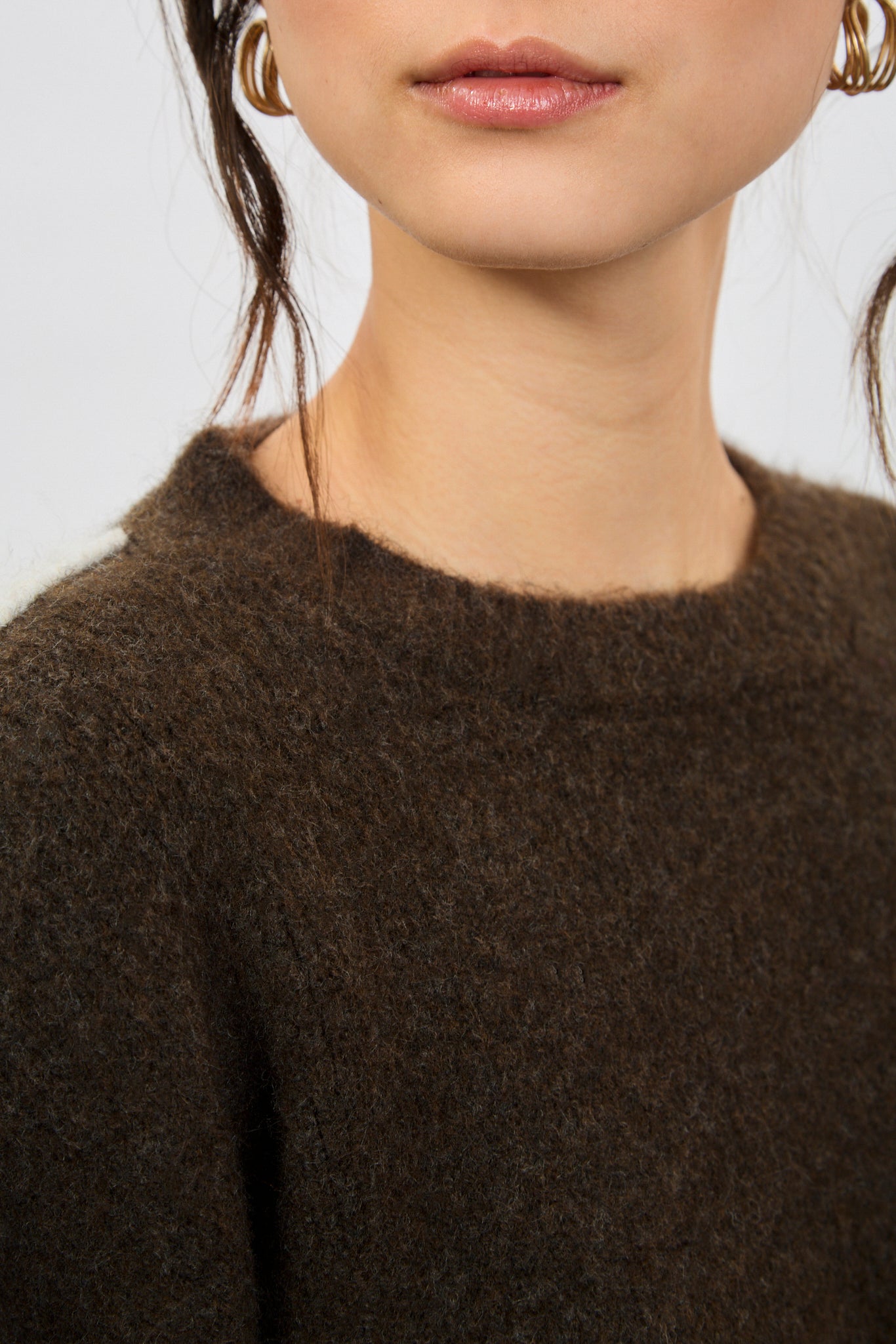 Brown and ivory wool blend asymmetric hem jumper_3