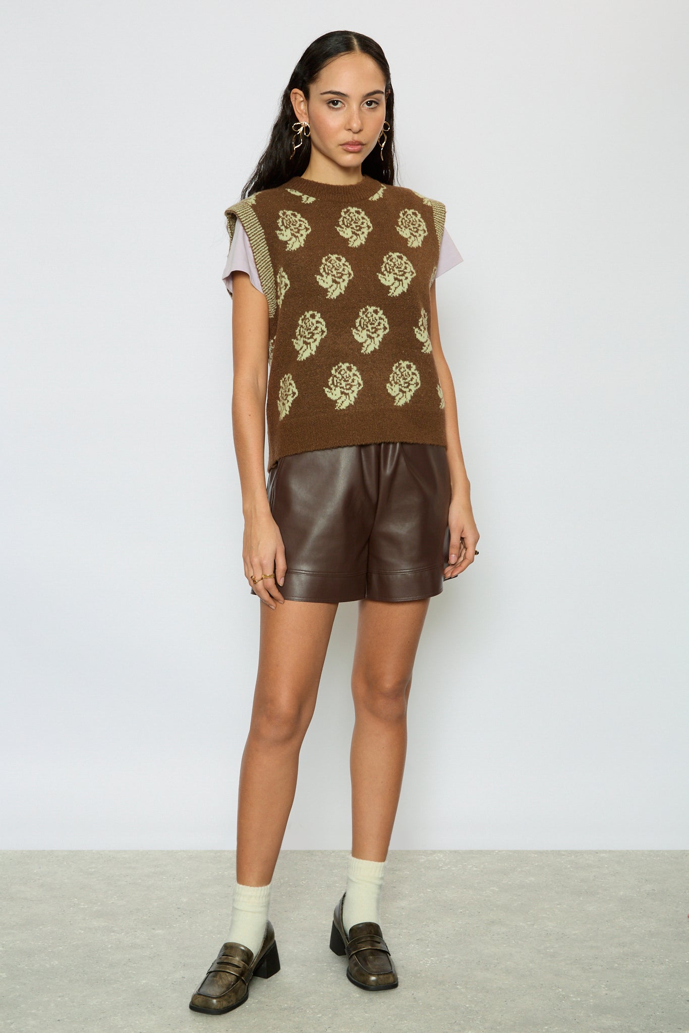 Brown and yellow intarsia rose sweater vest_4
