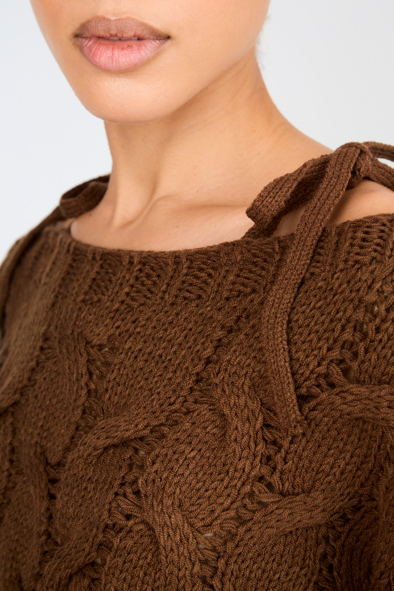 Brown cable knit tie shoulder jumper_3