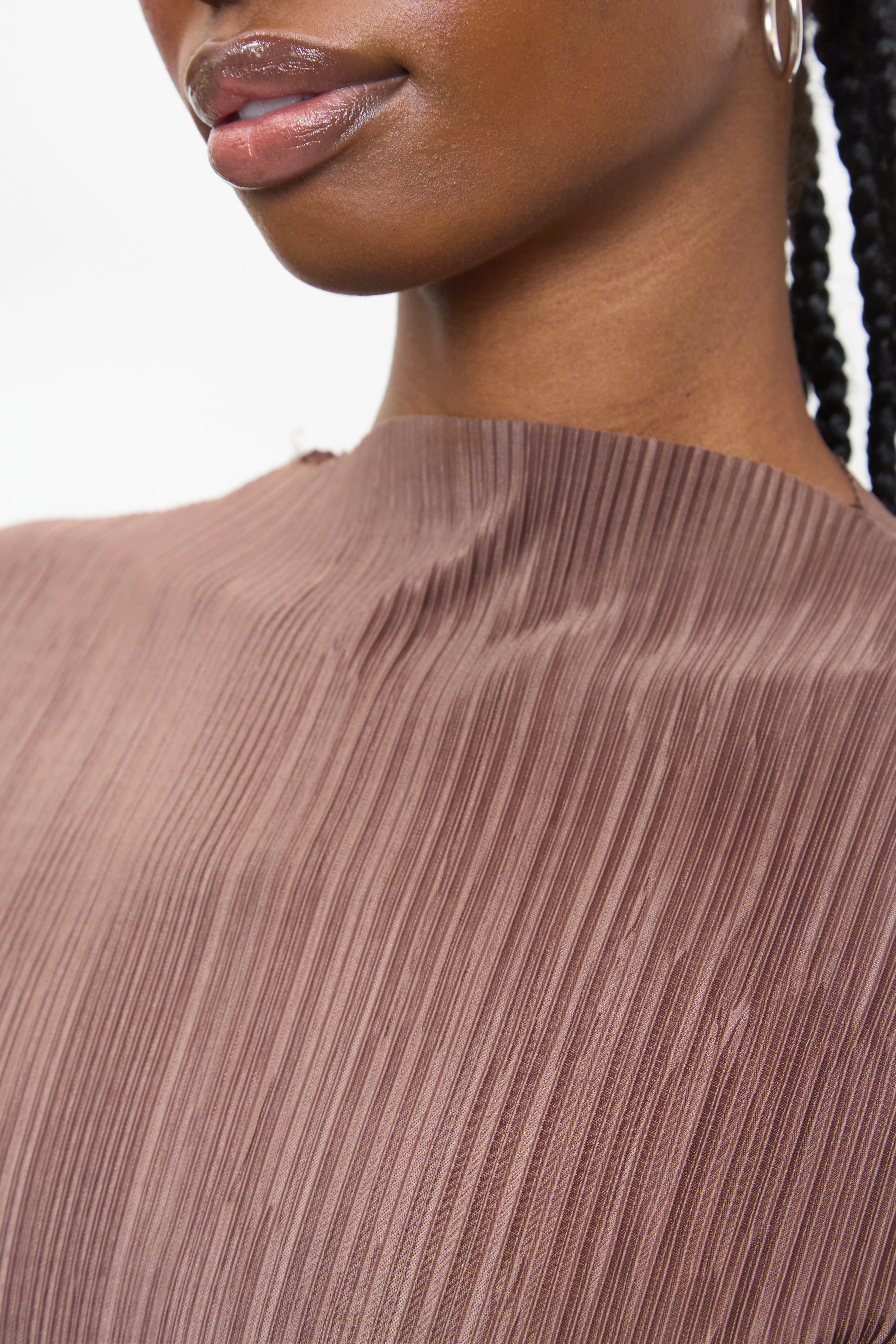Brown pleat ribbed short sleeved top_3