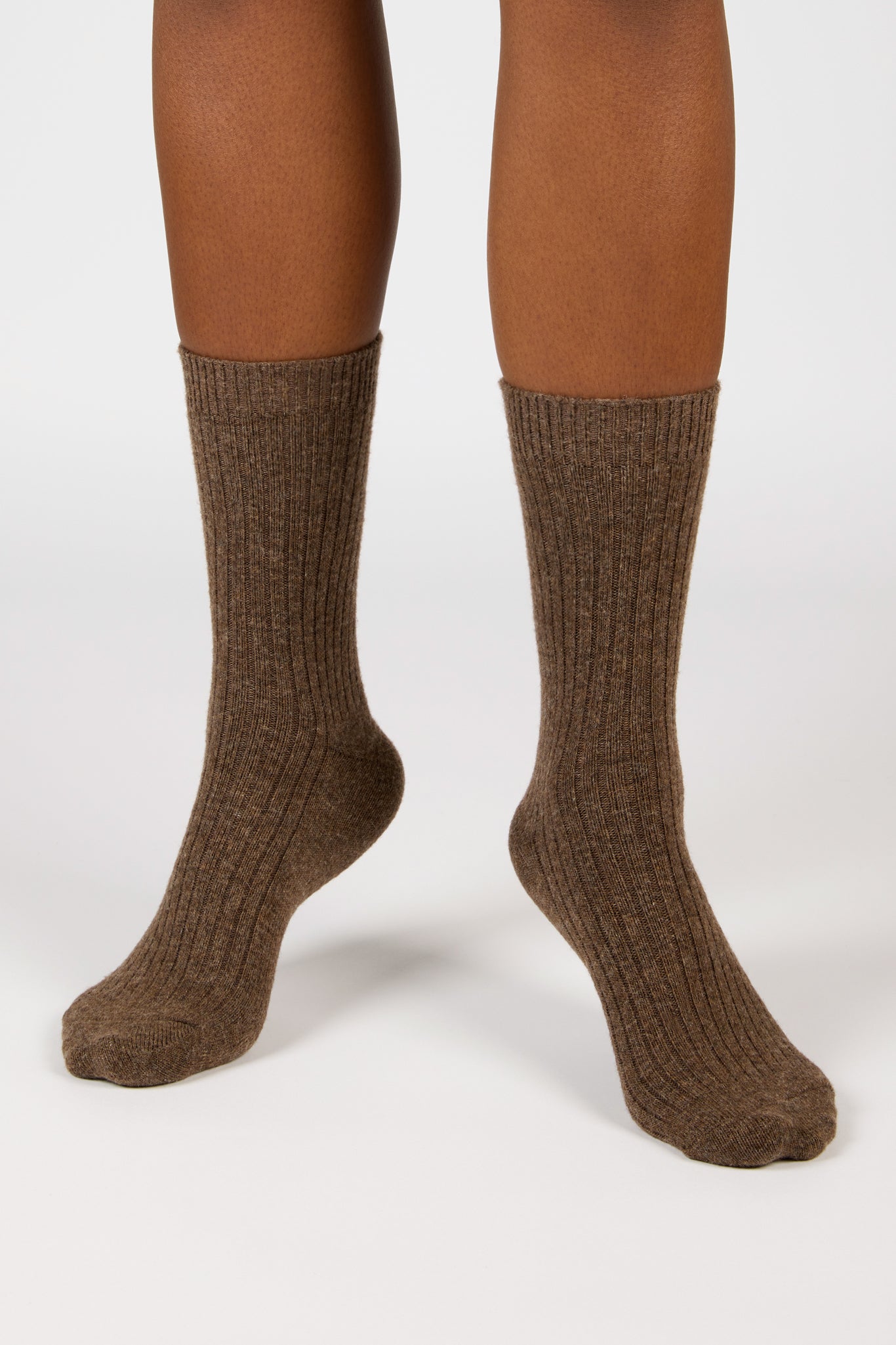 Brown ribbed cashmere wool blend socks_4