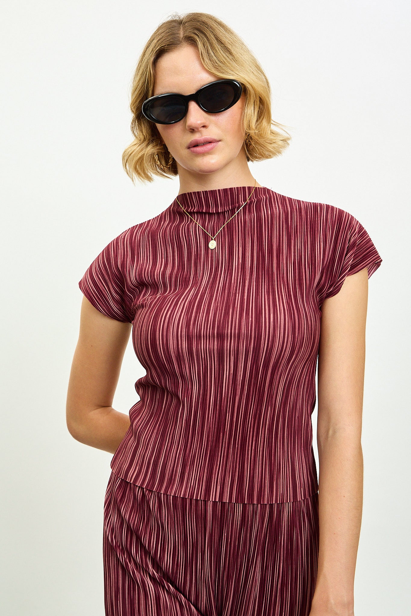Burgundy and pink micro ribbed pleated top_1