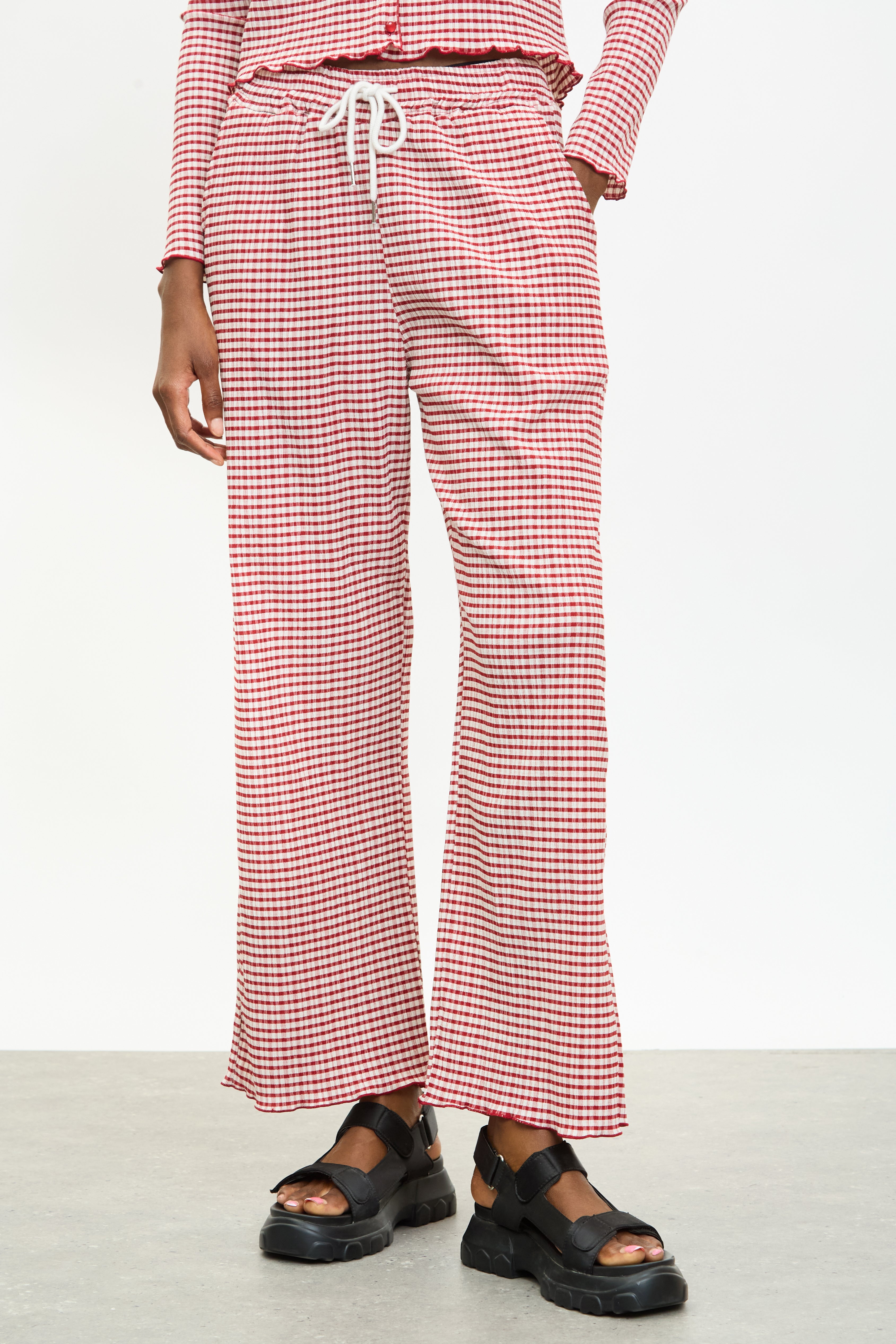 Burgundy gingham loose fit drawstring trousers_1