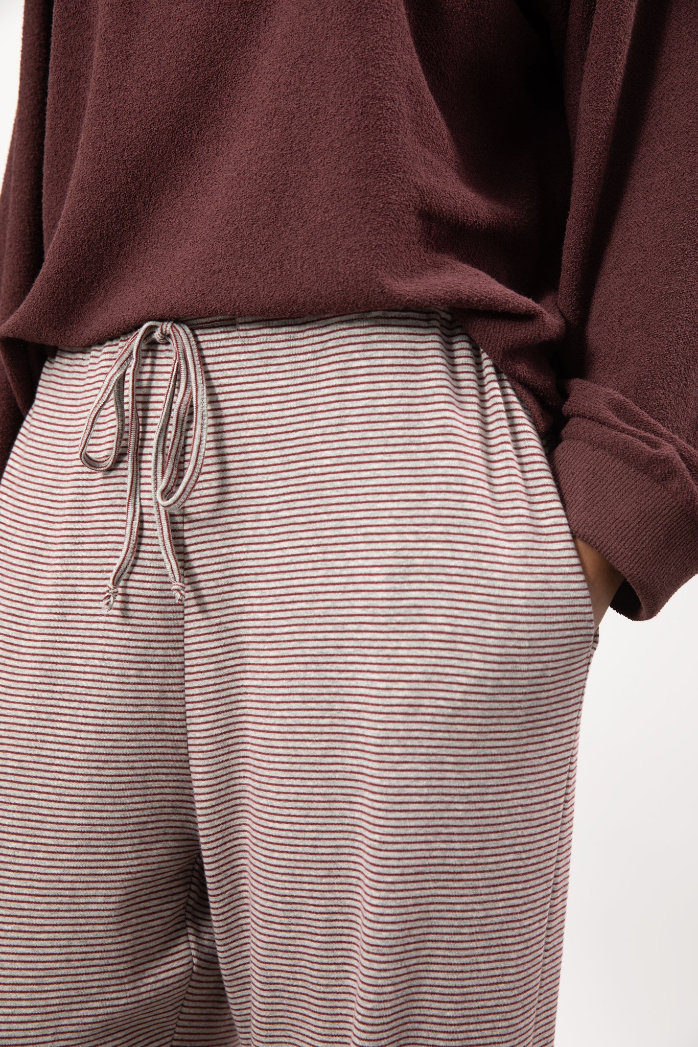Burgundy horizontal striped jersey drawstring trousers_3