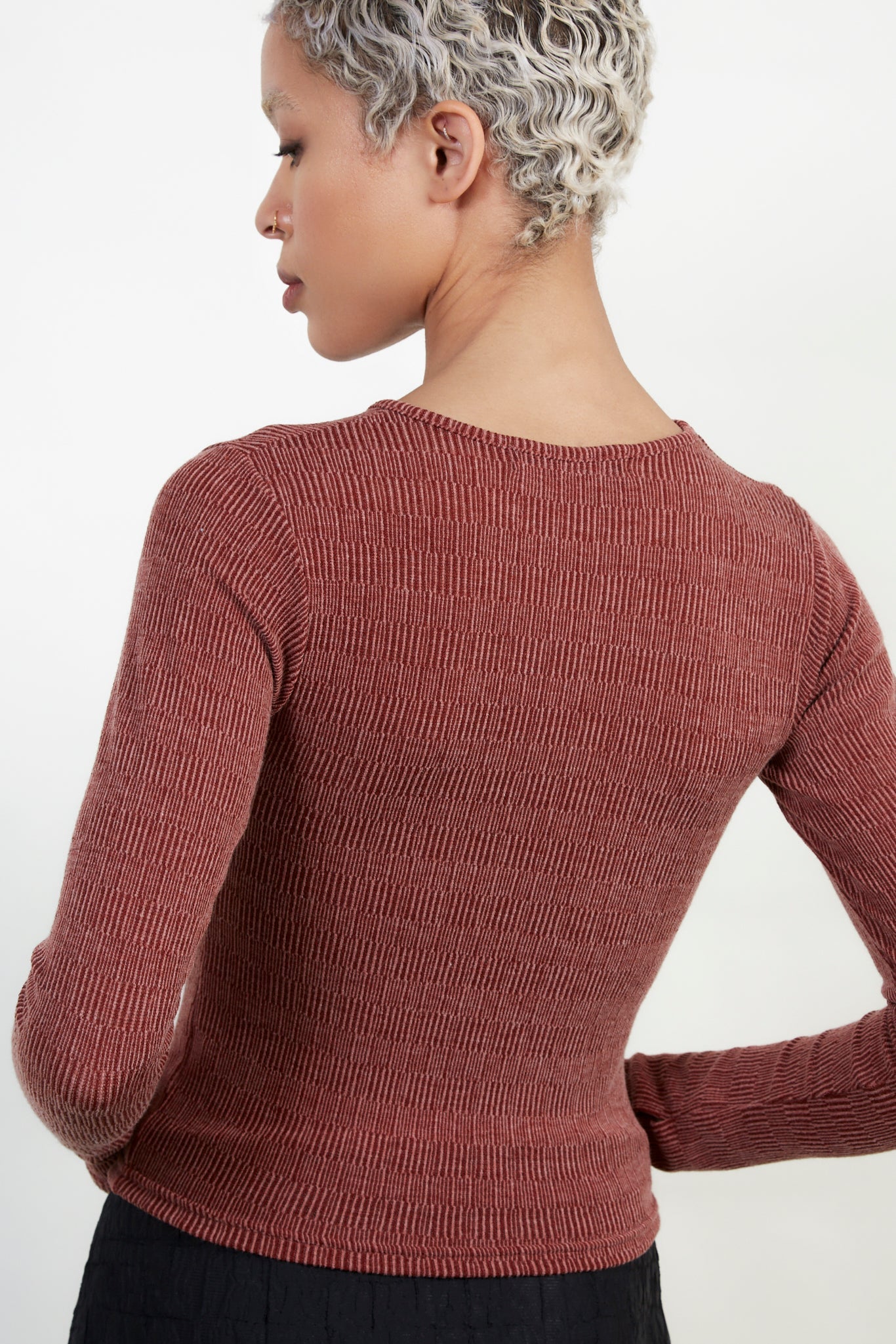 Burgundy lined slit shoulder top_3