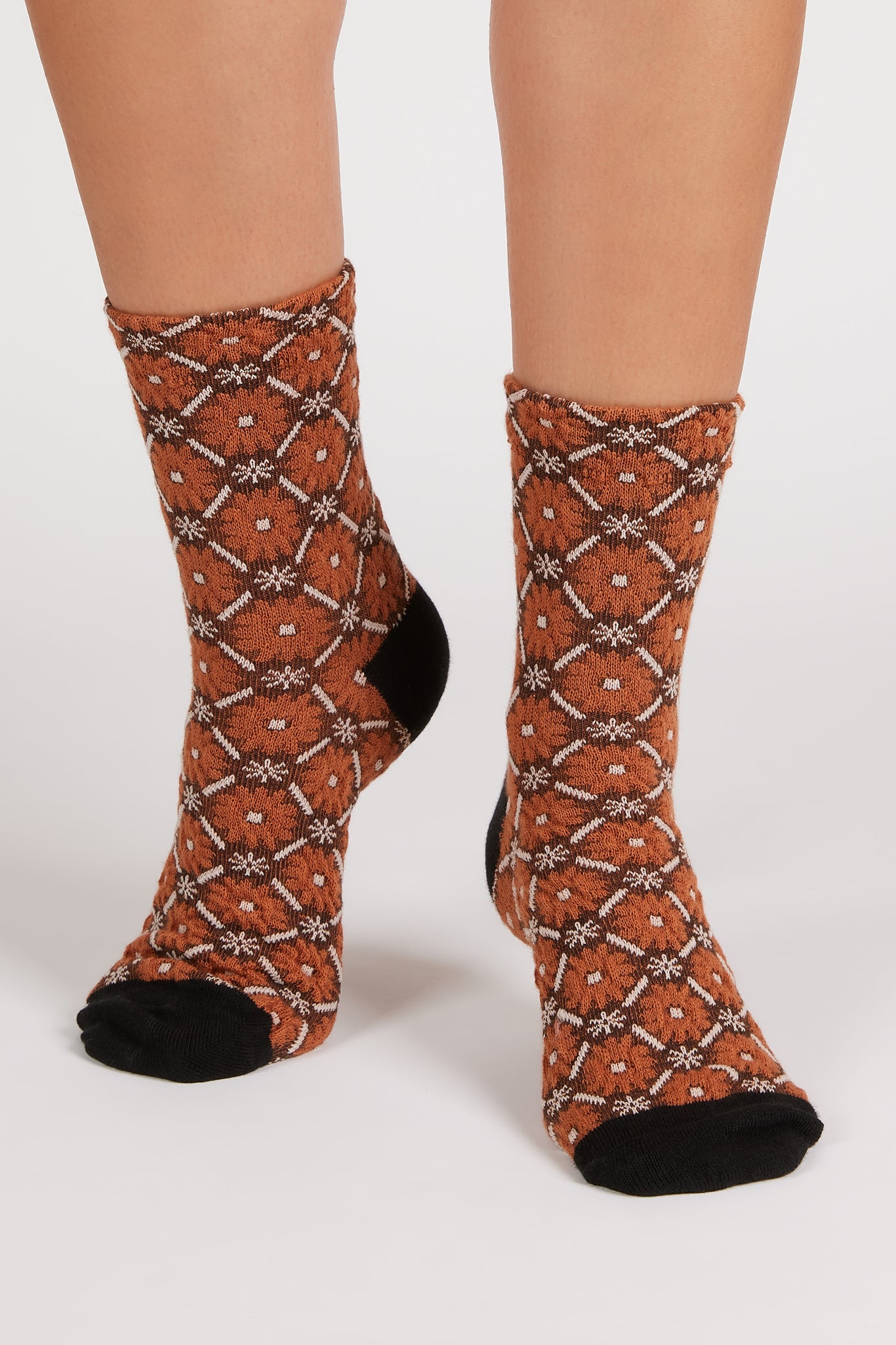 Camel and black floral diamond grid socks_4