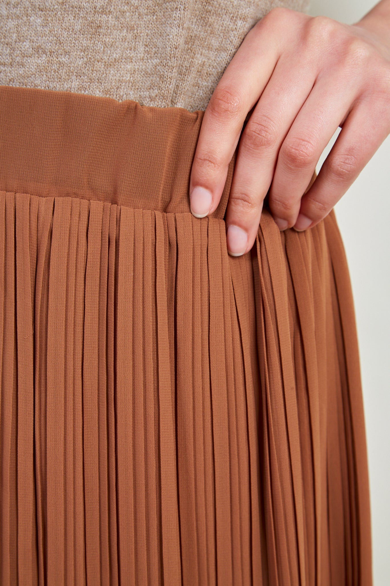 Camel silky micro pleat maxi skirt_4