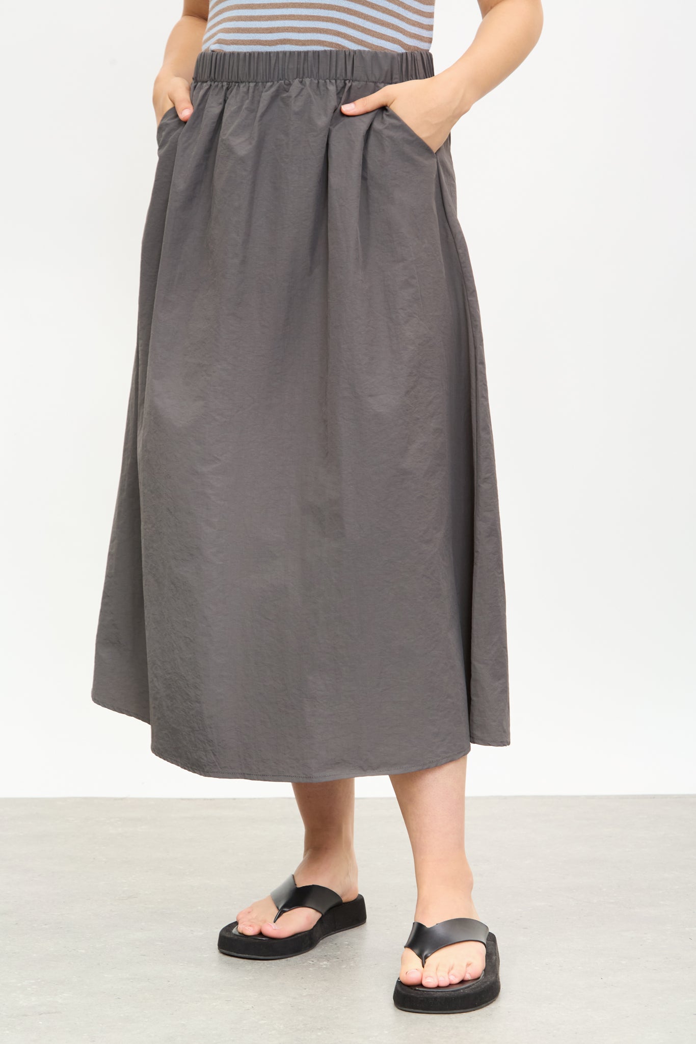 Charcoal elasticated skirt_1