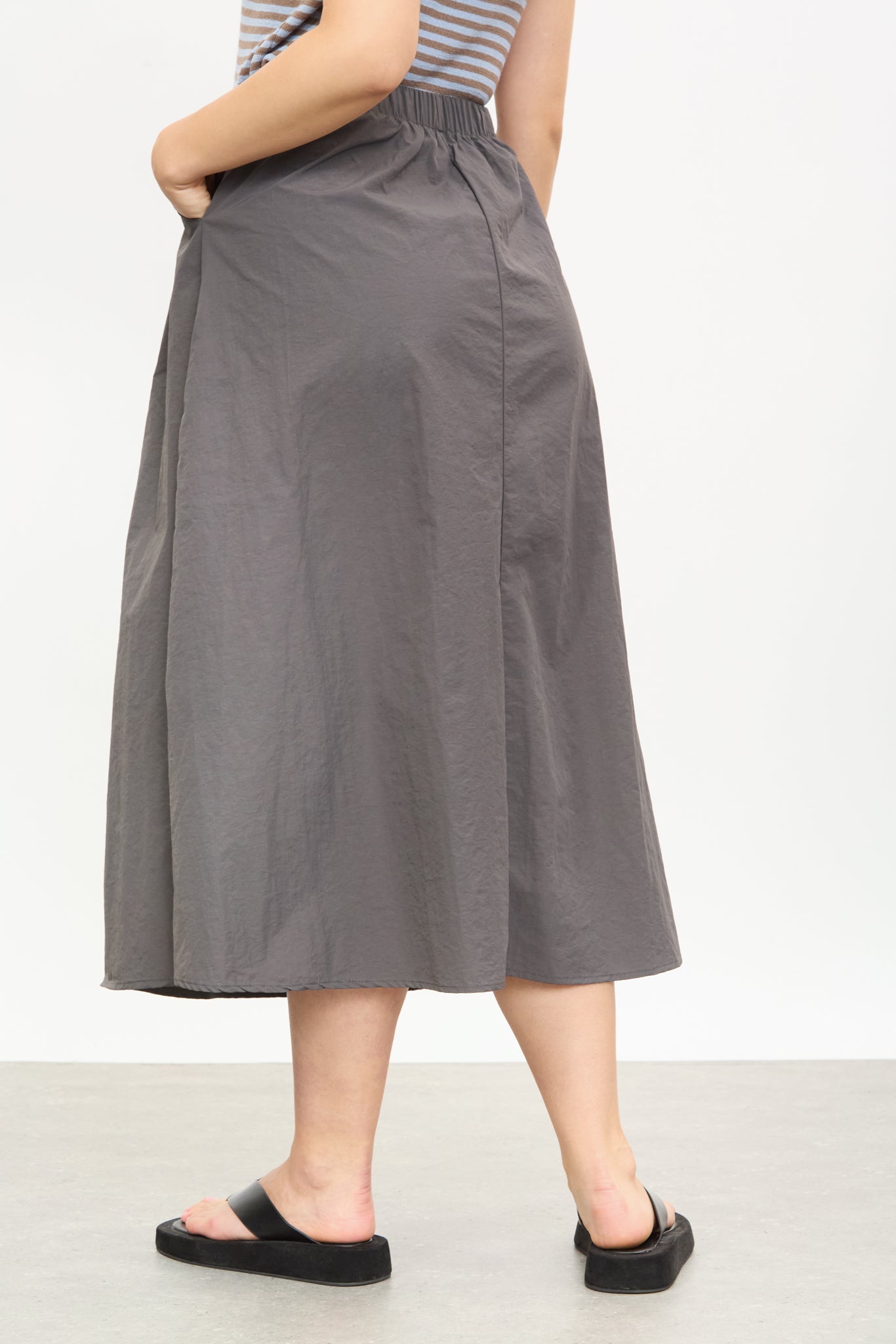Charcoal elasticated skirt_2