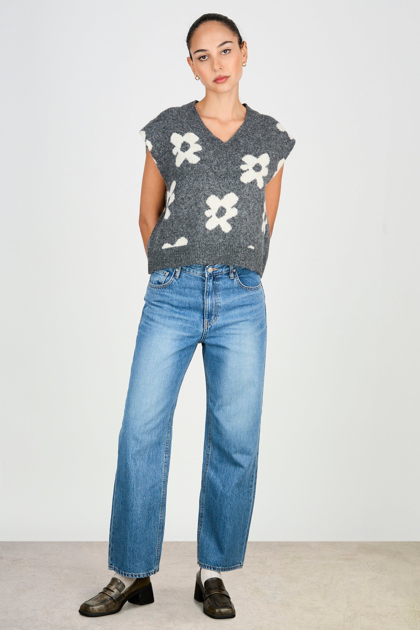 Charcoal graphic floral wool alpaca blend sweater vest_4