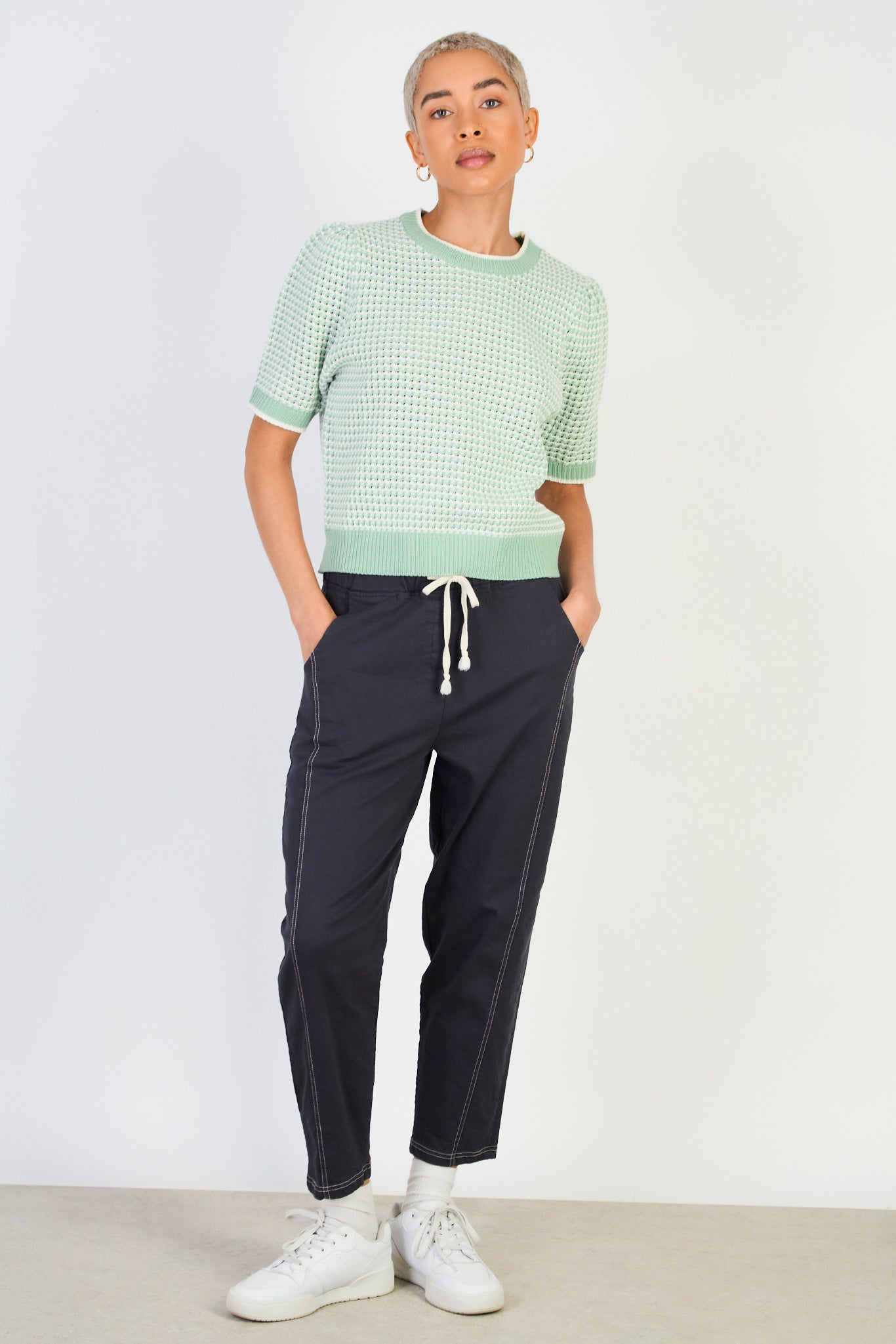 Charcoal grey contrast stitch drawstring trousers_4