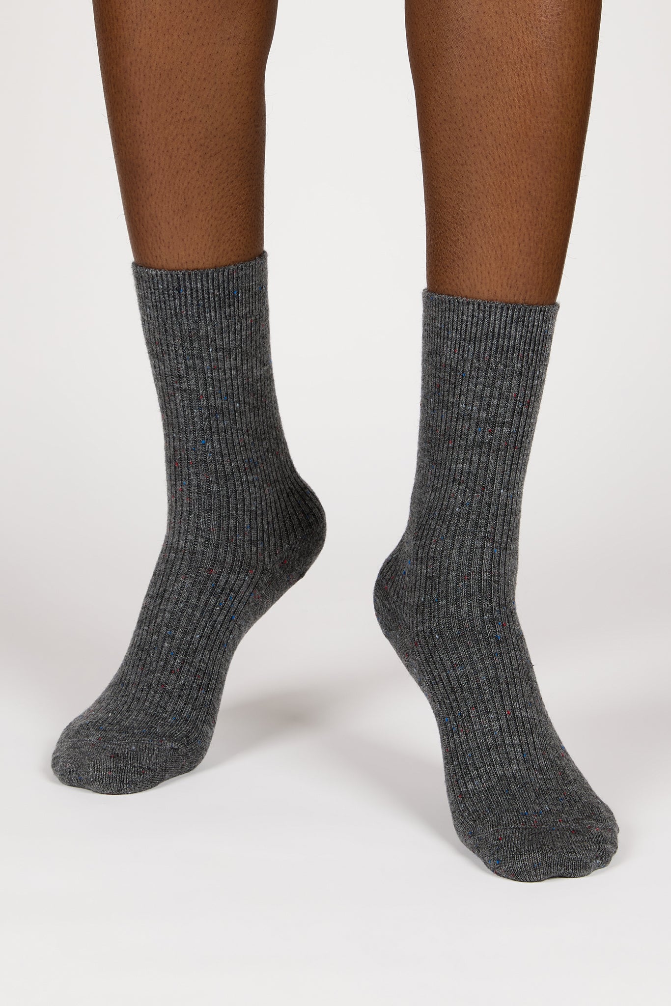 Charcoal grey thin ribbed rainbow fleck socks_4