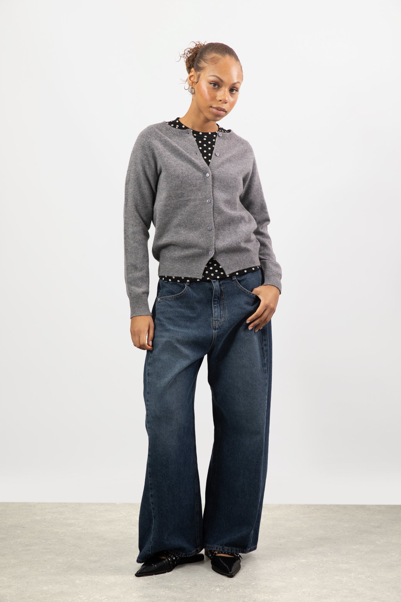 Charcoal pure wool round neck cardigan_4